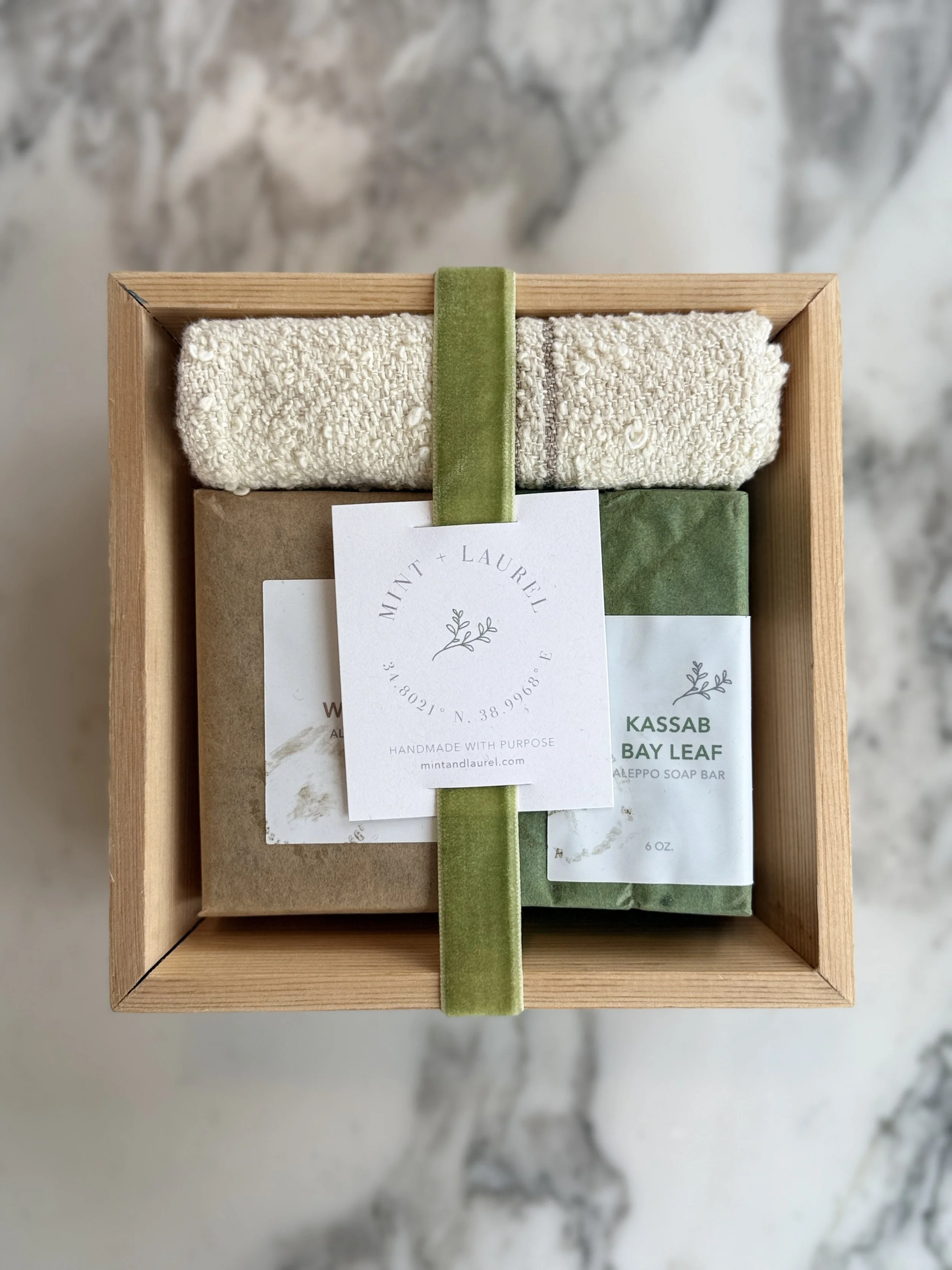 WINTER WHISPERS GIFT BOX