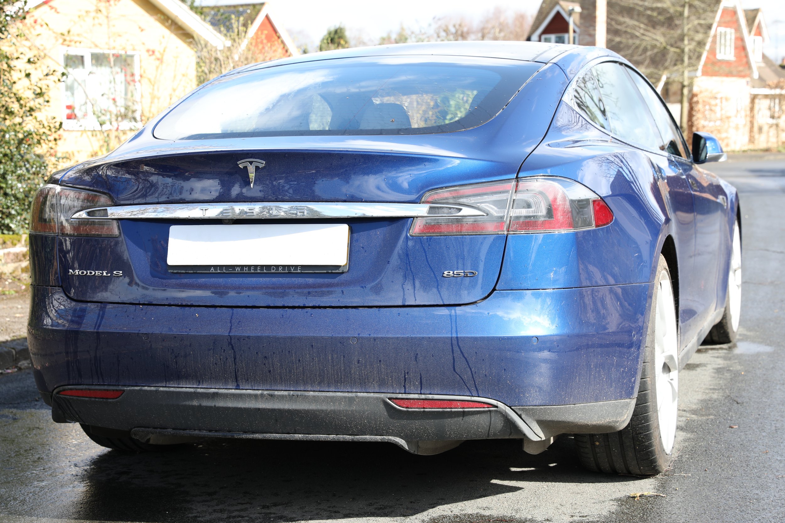 TESLA MODEL S