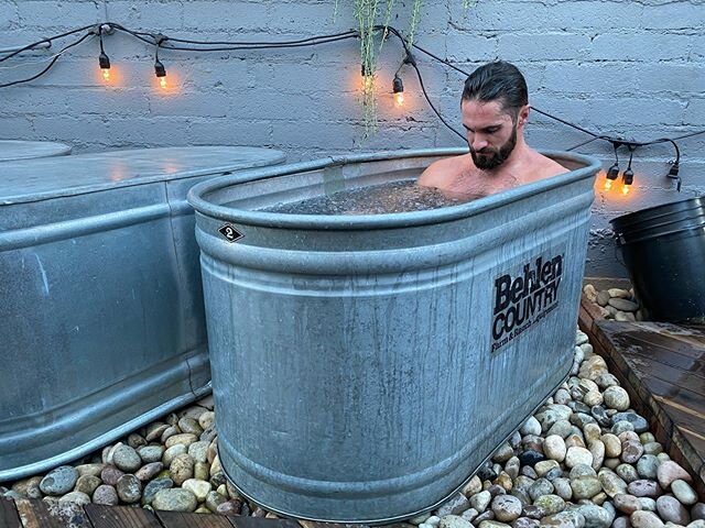 Friday mornings are for ice baths and contemplation. 🥶
@deuce_gym