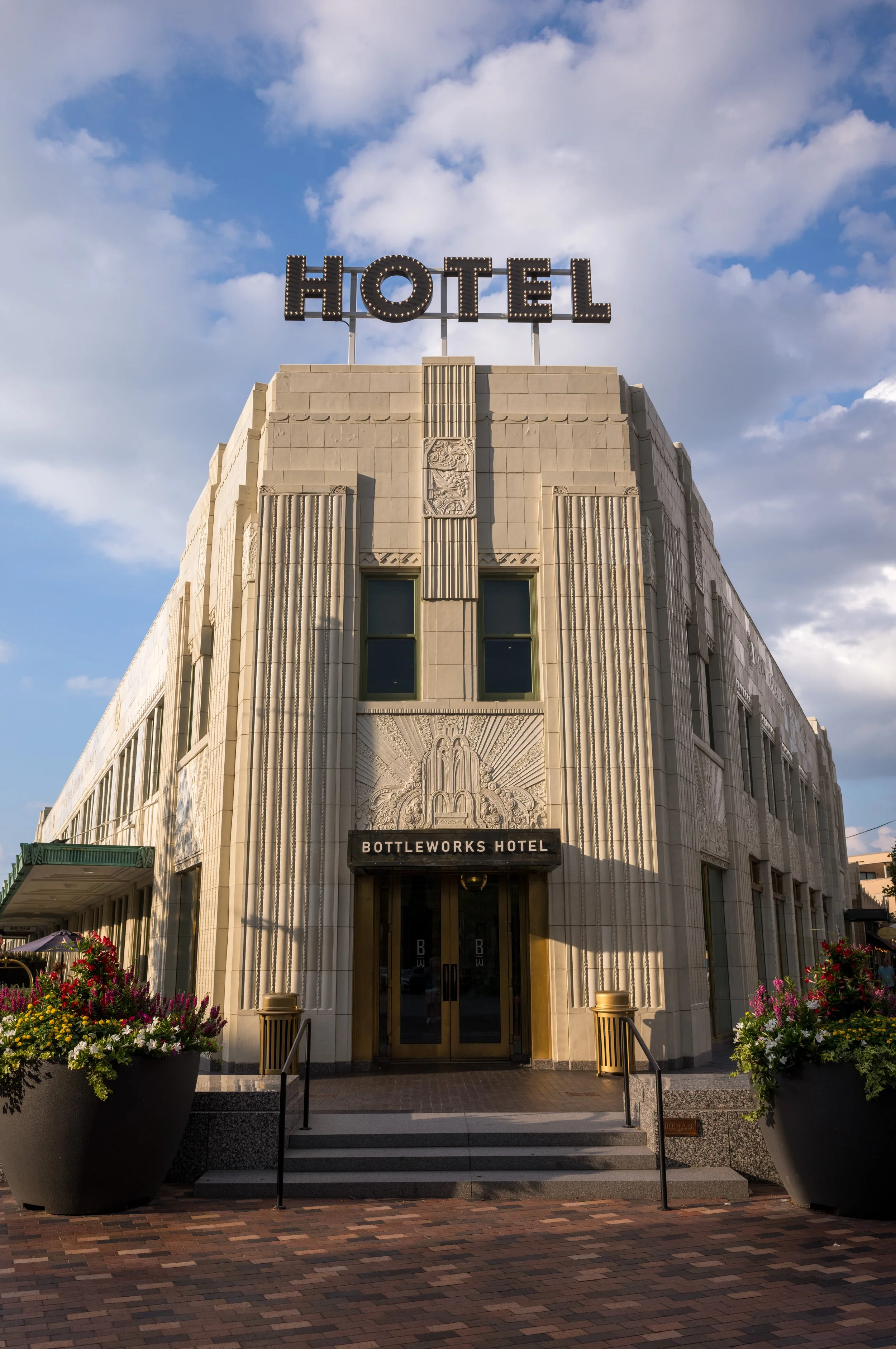 Bottleworks Hotel Indy-11.jpg