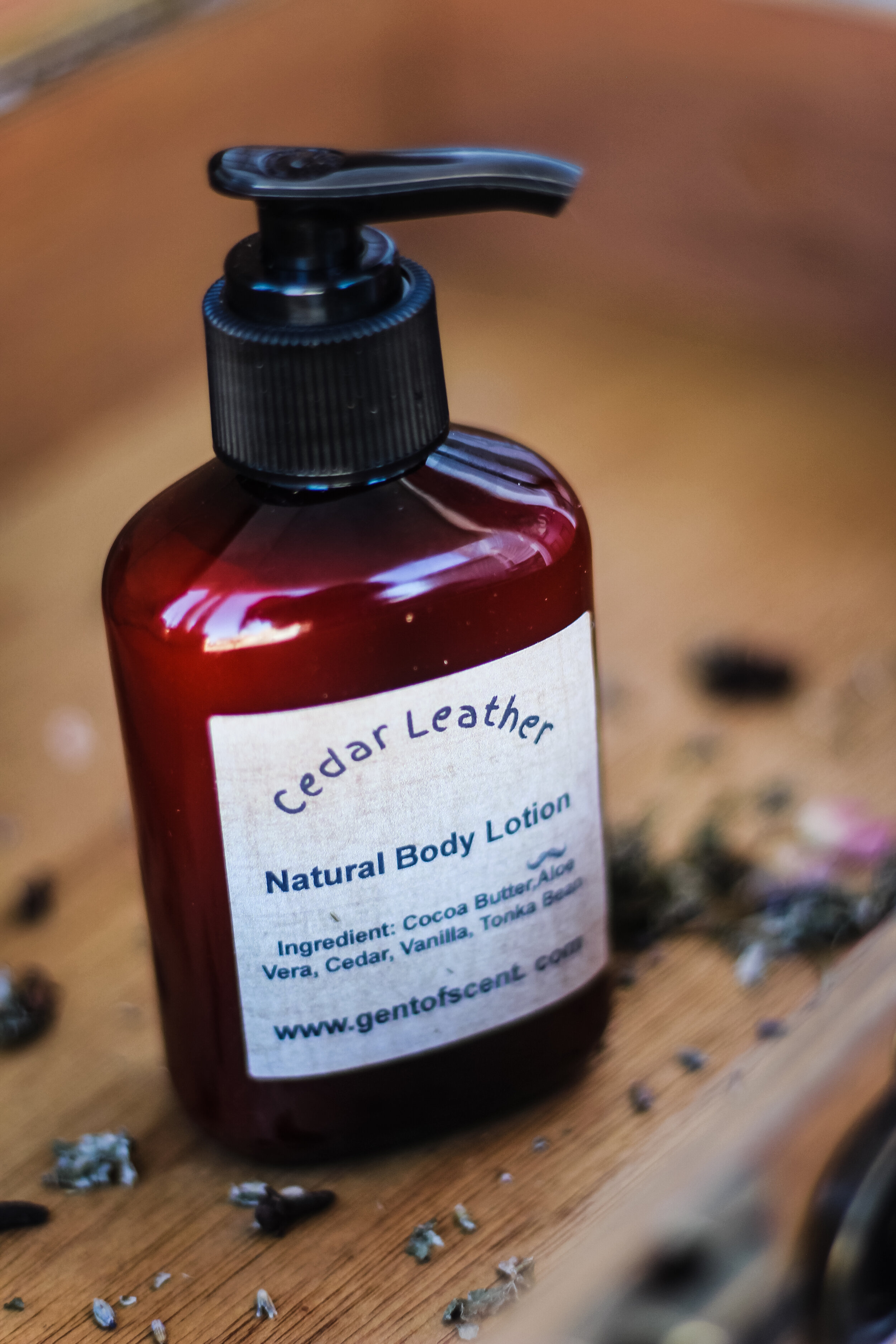 Cedar Leather Essential Oil Based Lotion — The Gent of Scent