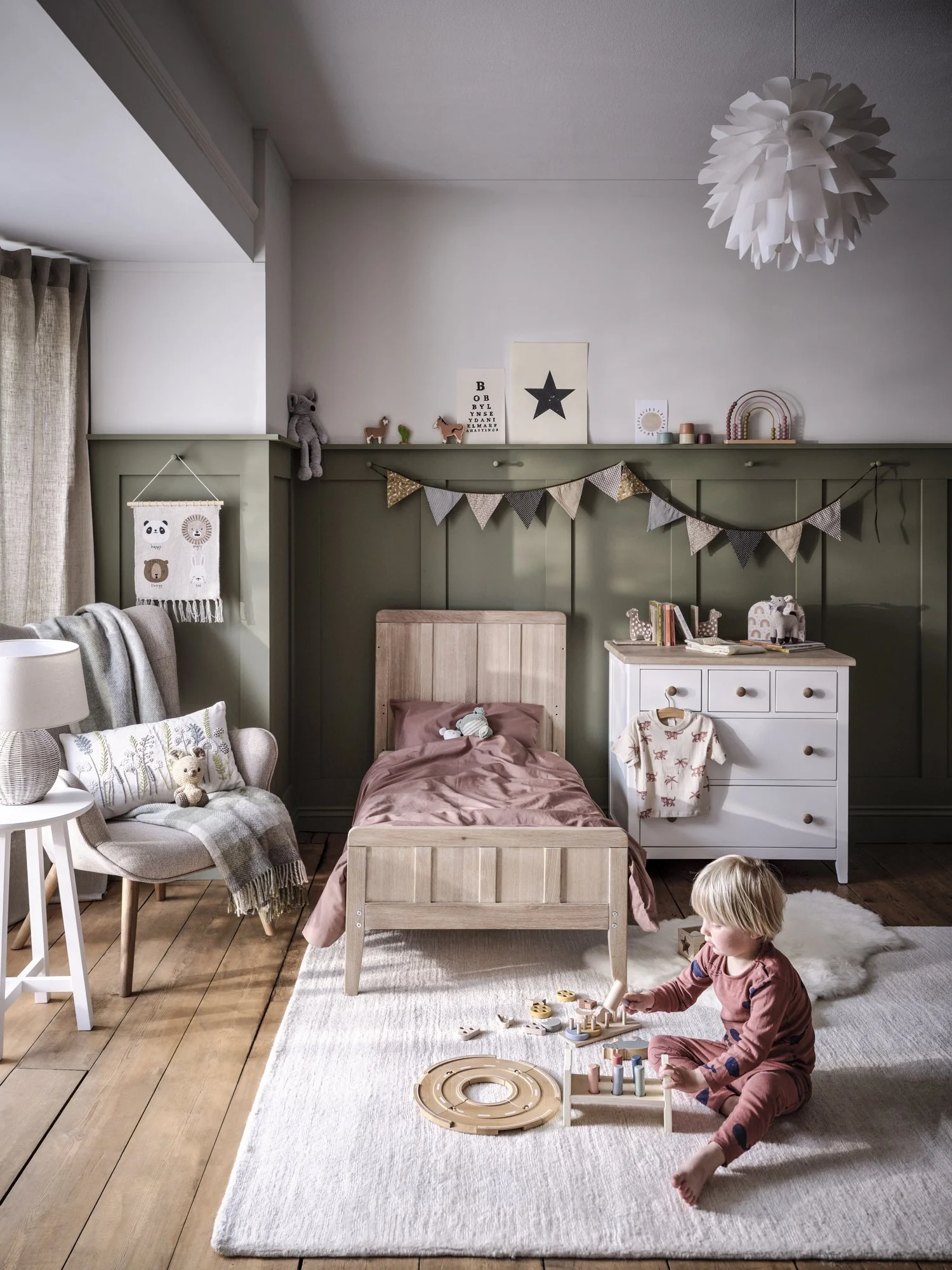 COTSWOLD COMPANY - Norfolk CHESTER COT SET 0204.jpg
