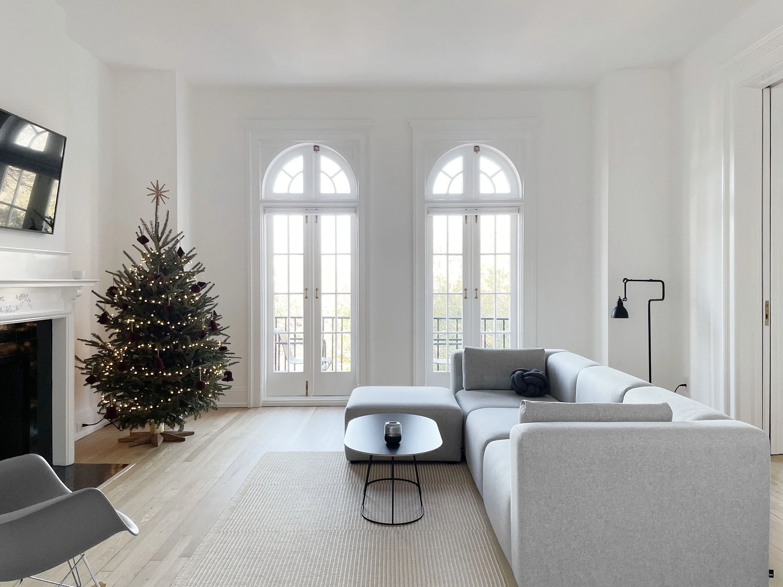 Simple minimalist tree