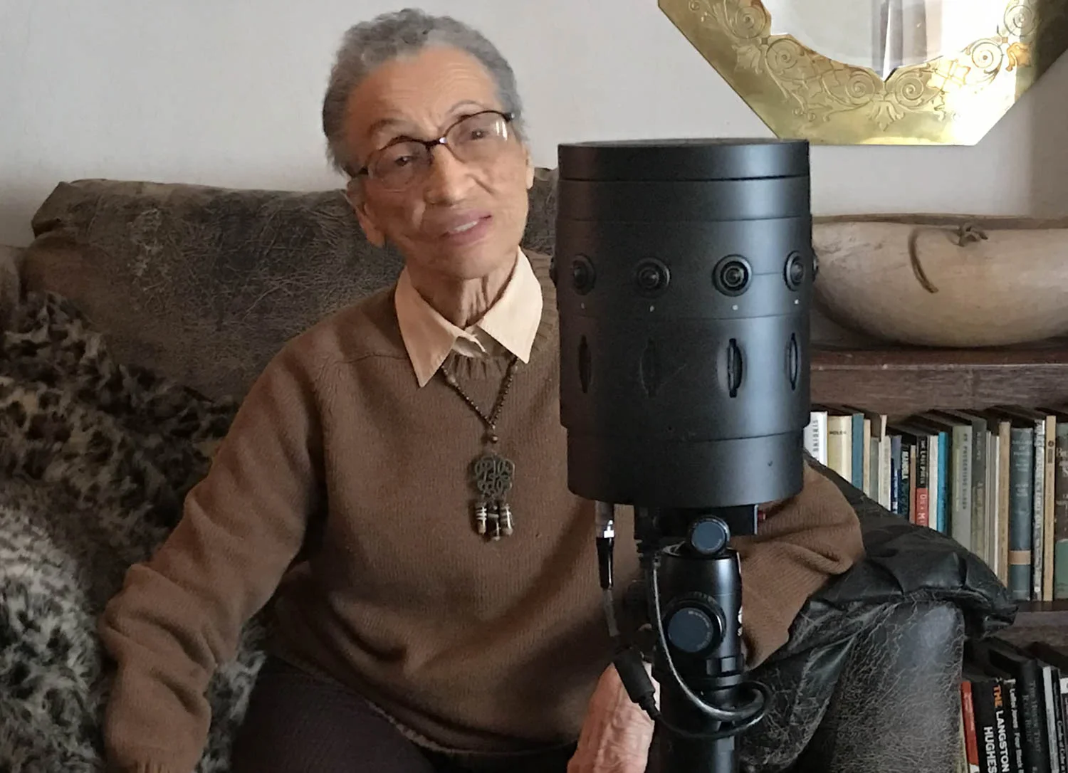 Betty talking_1332-.jpg