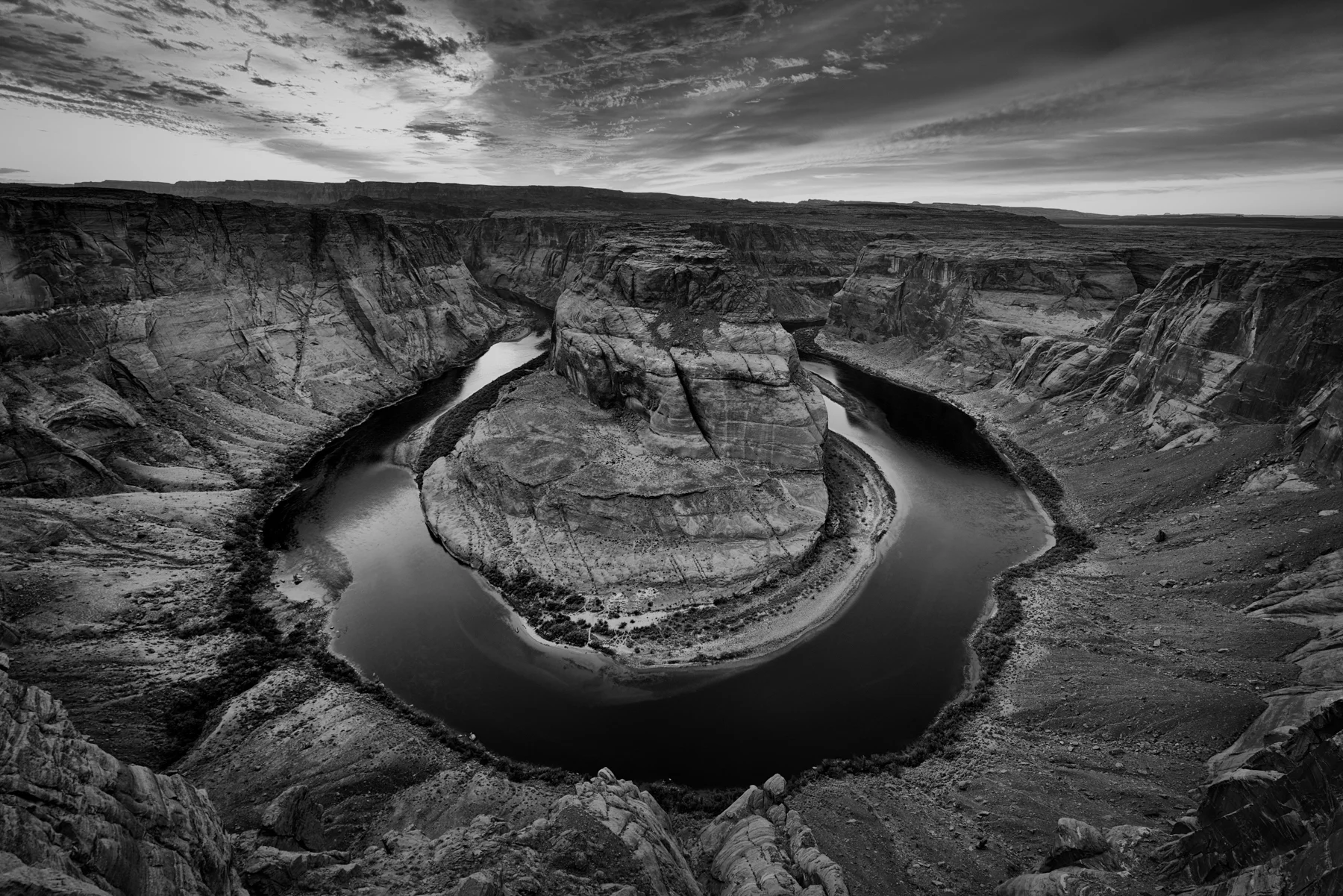 Horse Shoe(BW)-Edit-2.jpg