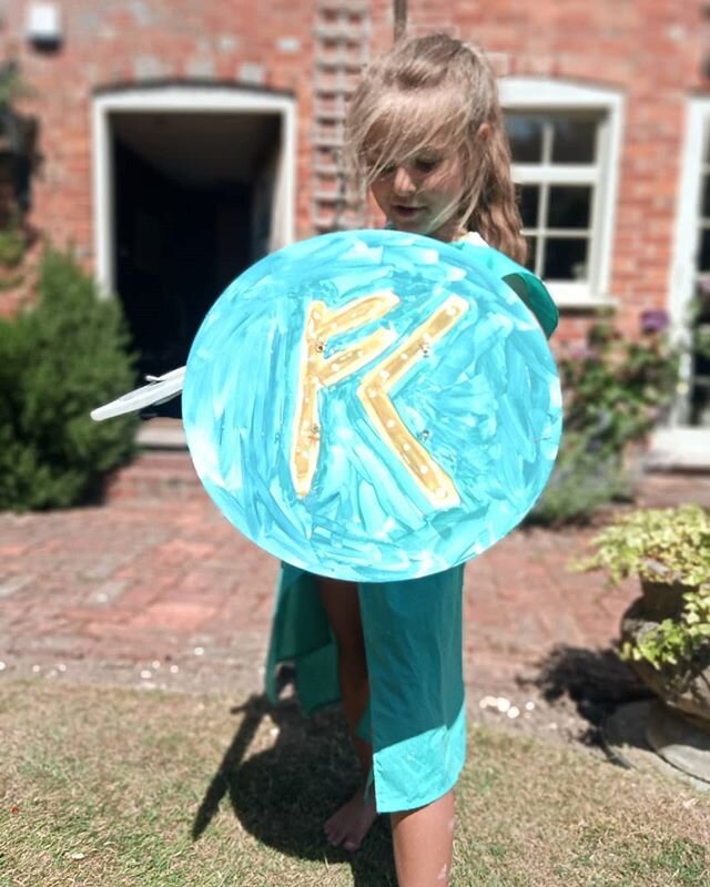 Start your week right active and happy like New forest knight ⚔️ #childrensentertainment #childrenparties #childrenhistory #mondaymotivation #youngtitian #knights #knight #sword #shields #activelifestyle