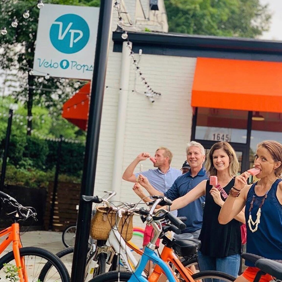 🎵 Here comes the sun...Do do do do 🎵 

Our patio is open at 1:30 today - come soak up some sunshine! 

#velopops #velopopsclt #hellovelo #sunshine #herecomesthesun #yay #finally #sunshineandapop