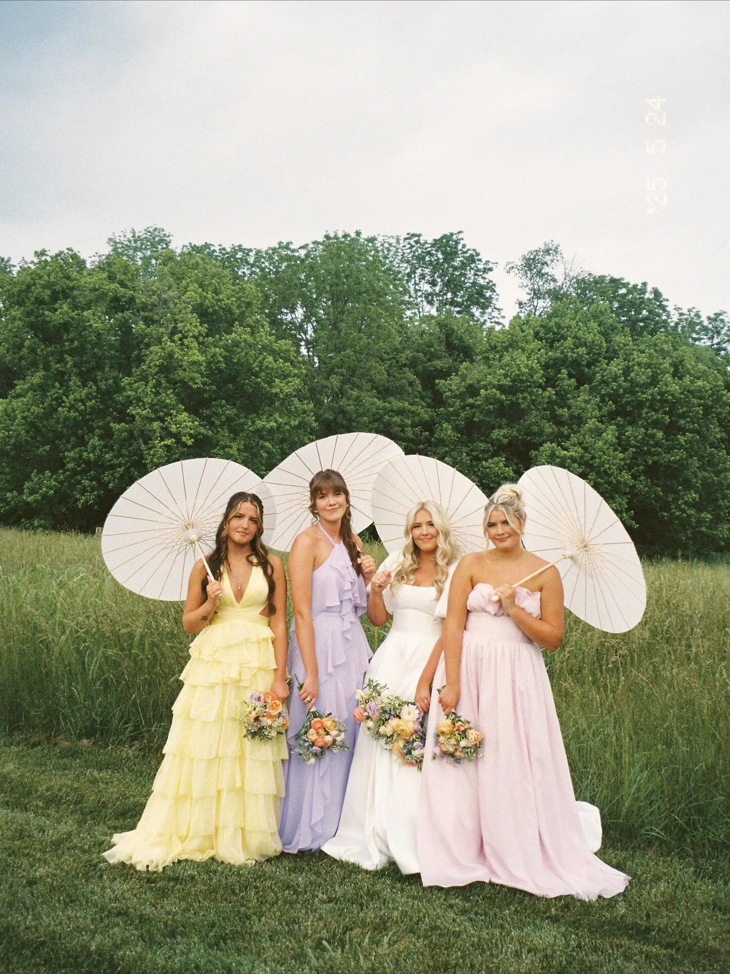 Nothing makes our florist hearts happier than a colorful summer wedding. Forever swooning over this color palette and these pictures!