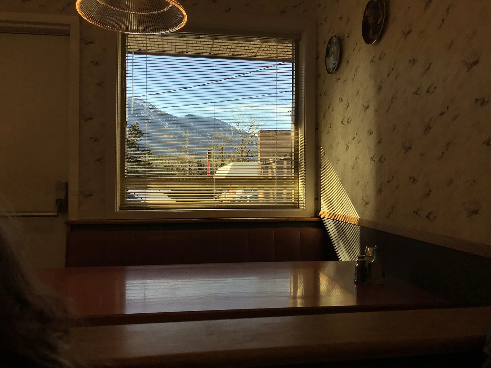 Waiting for lunch in a diner in Hope, Canada 2019 © Tanya Clarke