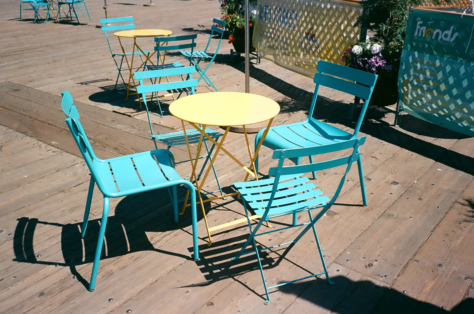 A cafe in the sun, 2018