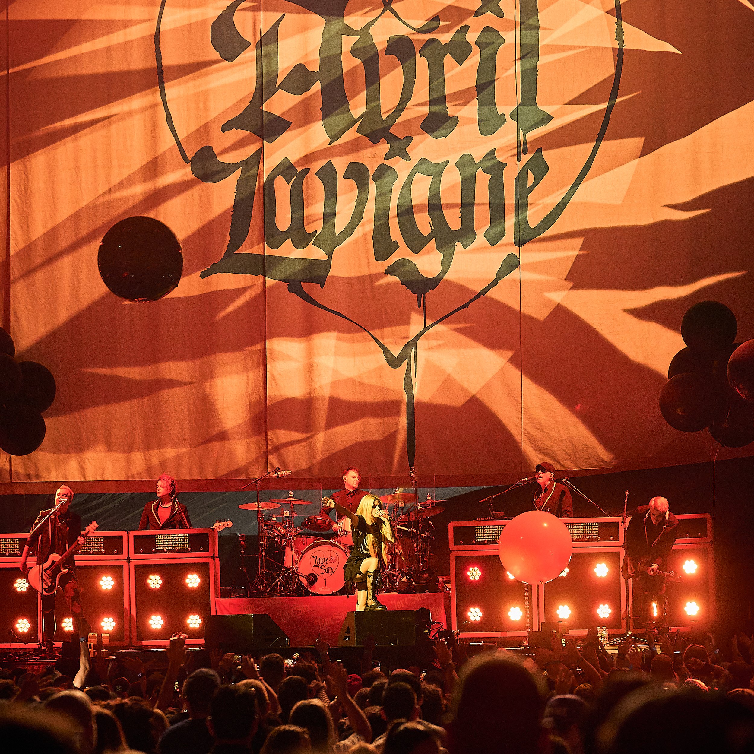    Avril Lavigne     // 2022-07-03 //   Little Caesars Arena     - Detroit, MI  // Photos by   Attila Hardy   