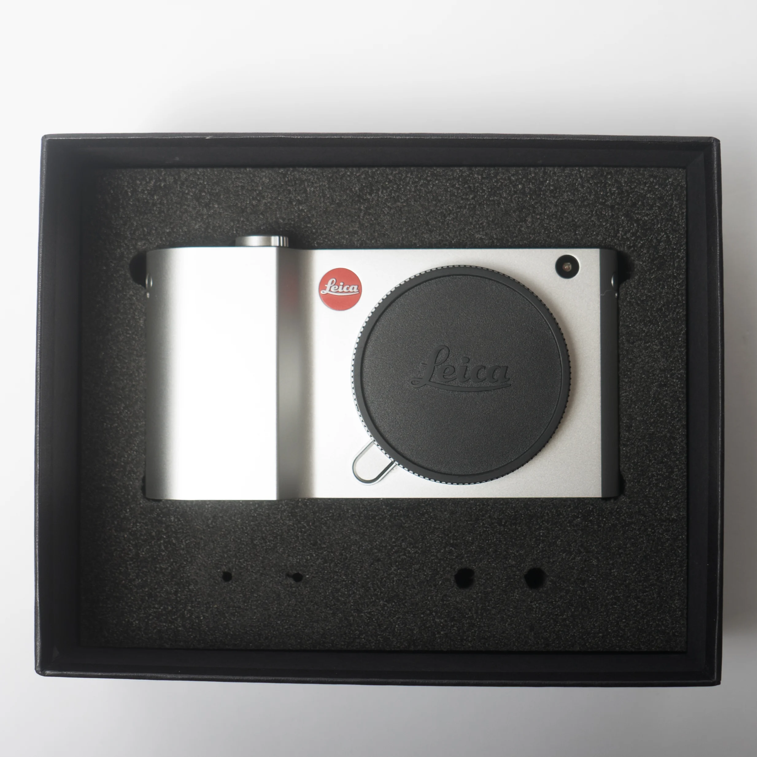 Leica T (Type 701) Silver Mirrorless Camera Pixity