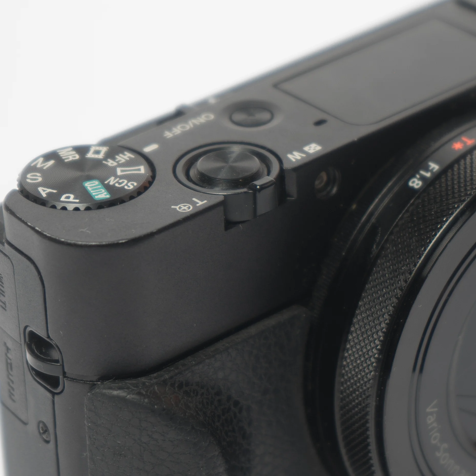 Sony Cyber-shot DSC-RX100 V Pixity