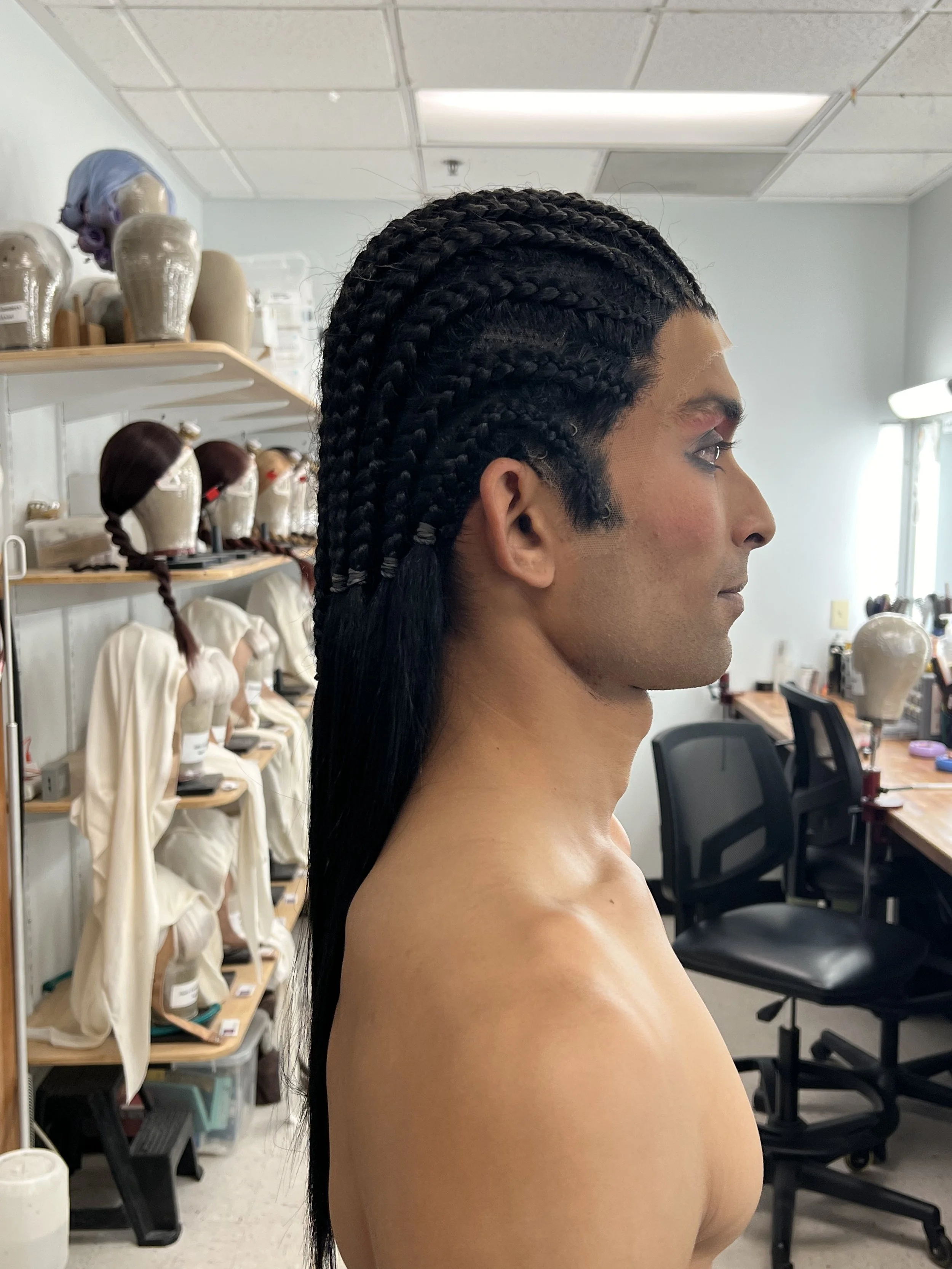  Finished look on talent, side 