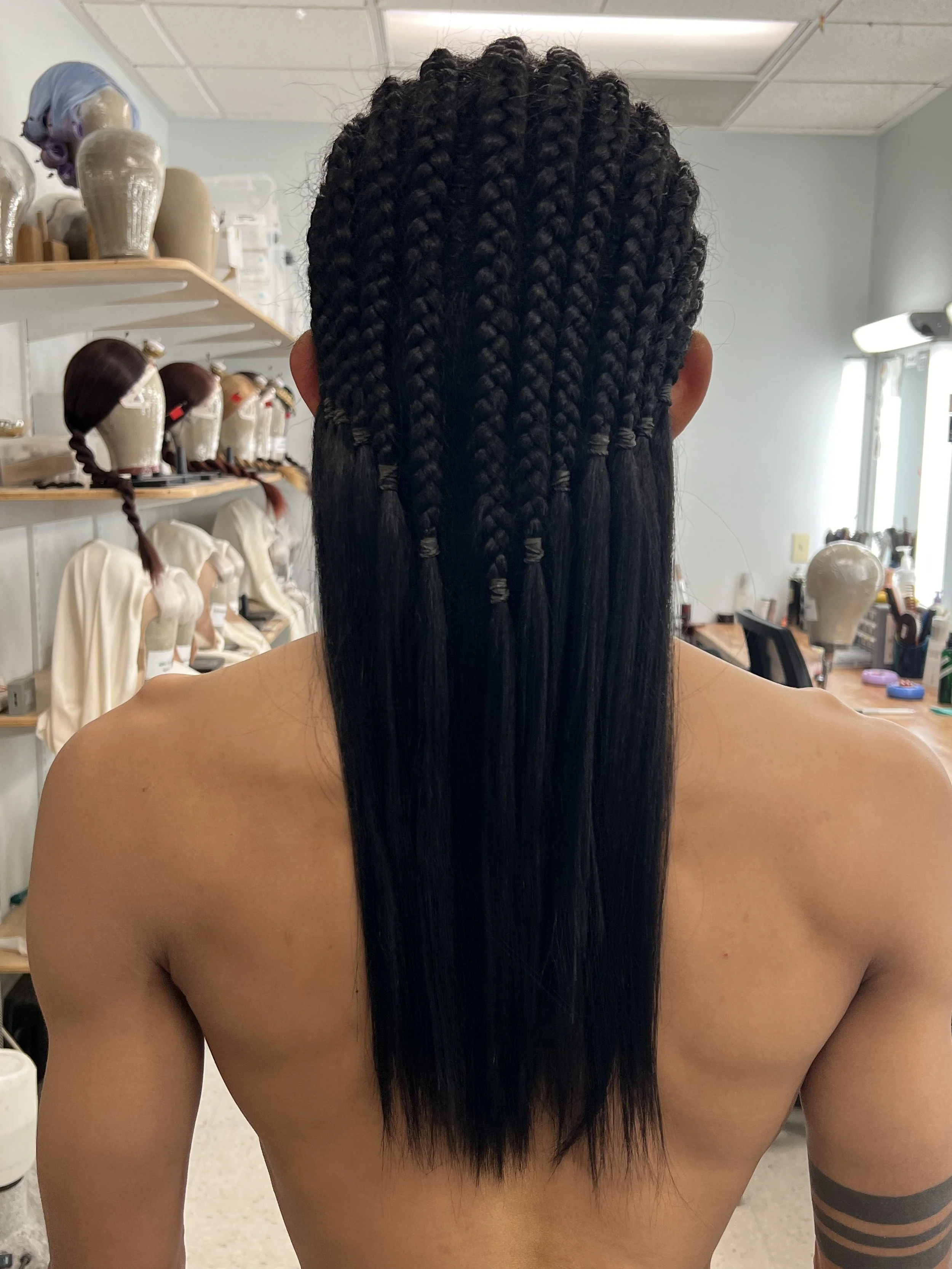  Finished look on talent, back 