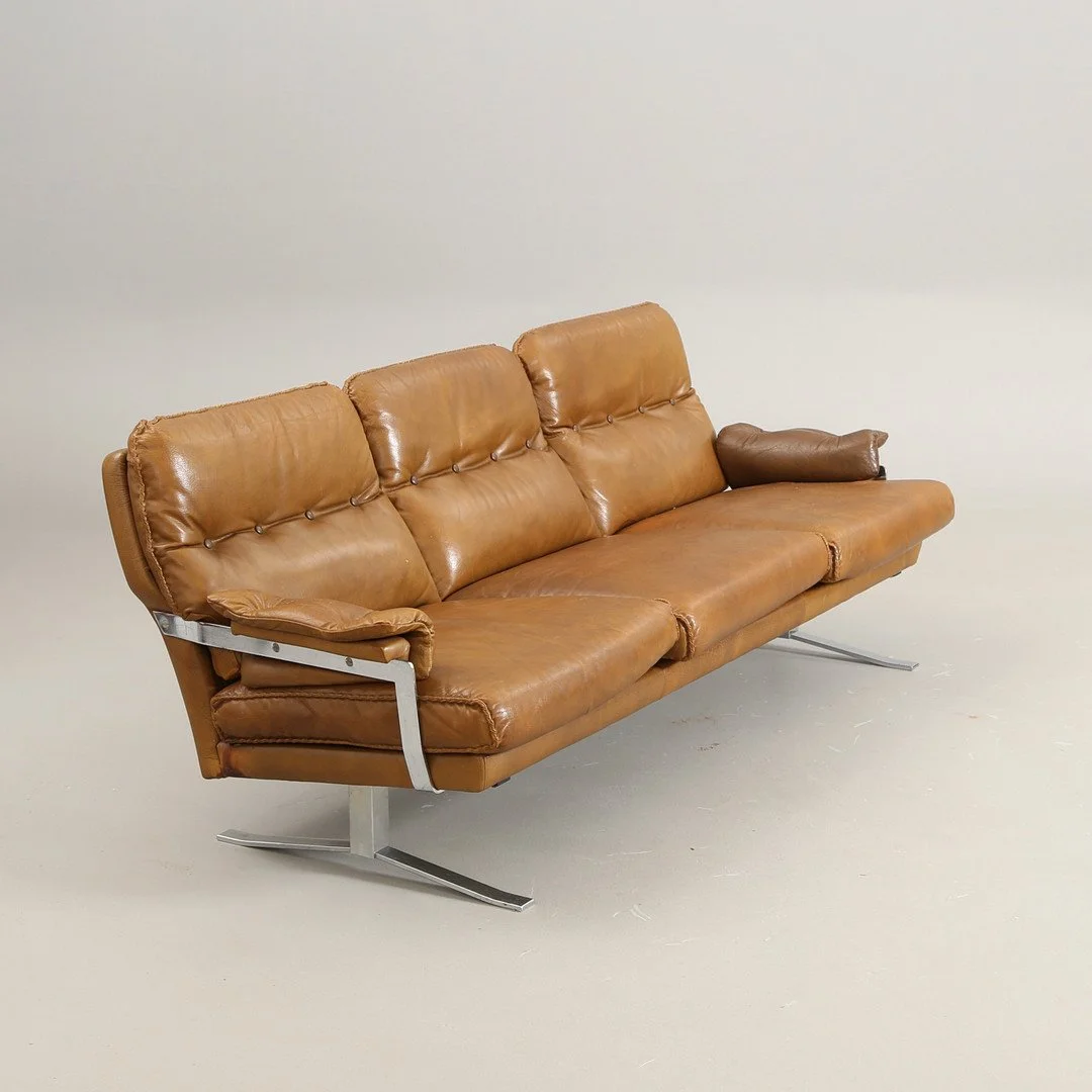 Sofa 2.jpg