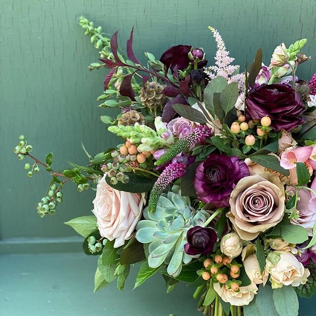 For Jenna🌹🌷🌿 Welcome back flowers (and blueberries)🤗🤗🤗 we&rsquo;ve missed you! #bridalbouquet #bridalflowers #upstatenywedding #upstatenyflorist #weddingflowers #blueberries🍇 #fingerlakesflorist