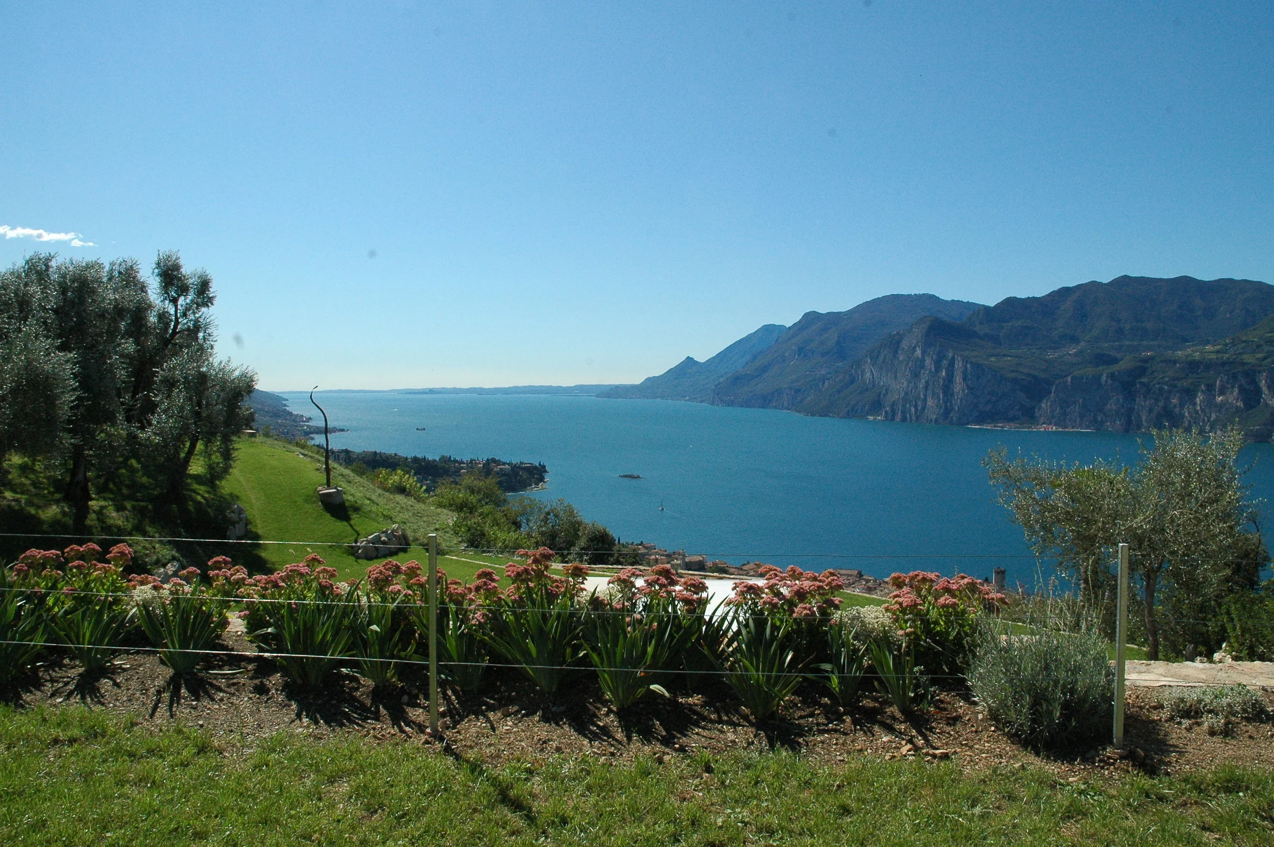 Wunderbares Panorama über den Gardasee 