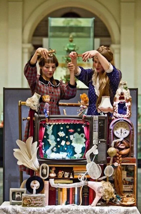 Teatro de Fantoches: um teste de cor que acabou numa autópsia estética