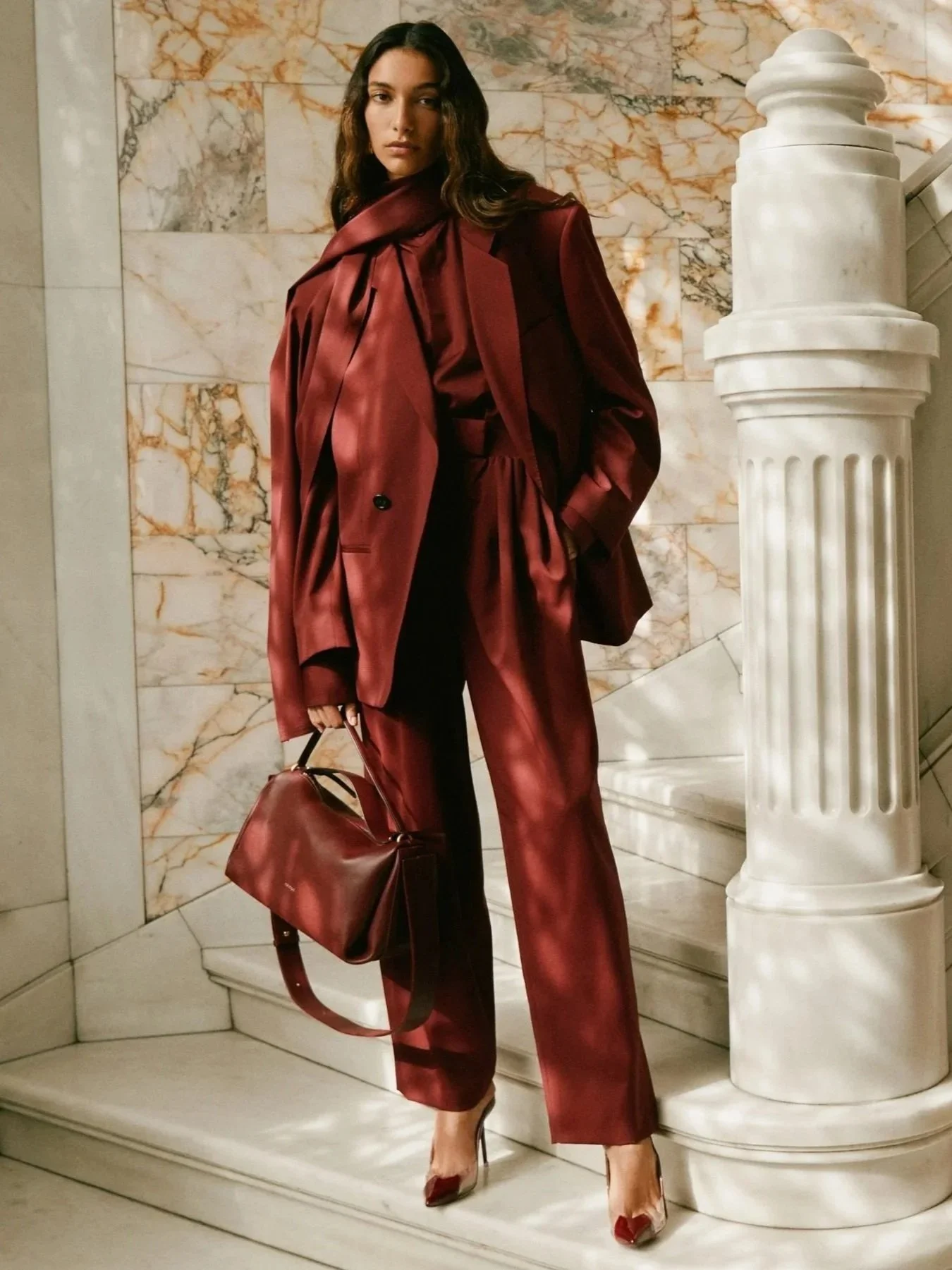 Womenswear Buyers, Global - 910 Stores, 1060 Contacts