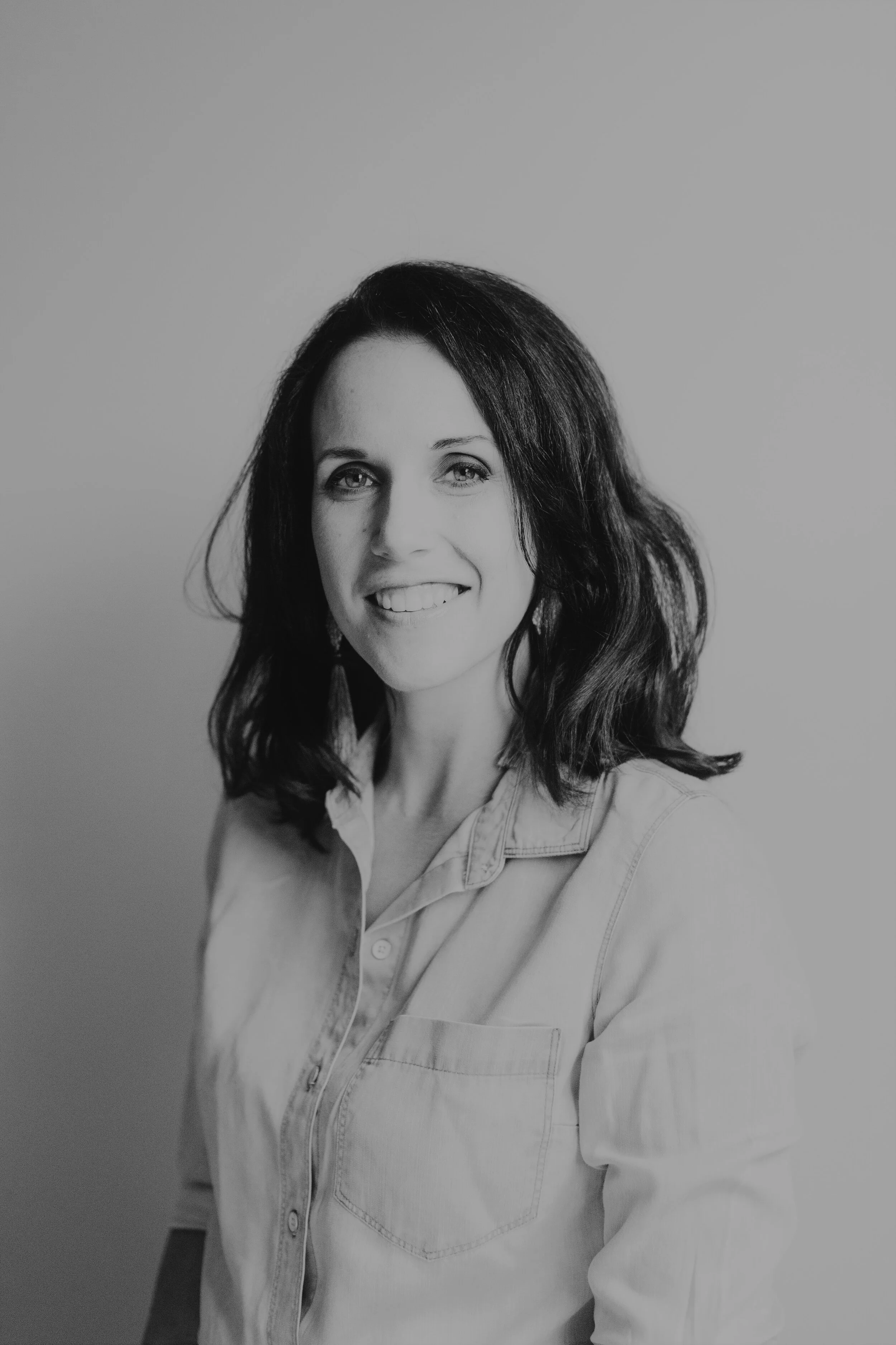 Starting An Online Business, Finding Your Platform, + Intentional Mindset Shifts with Jen Obermeier