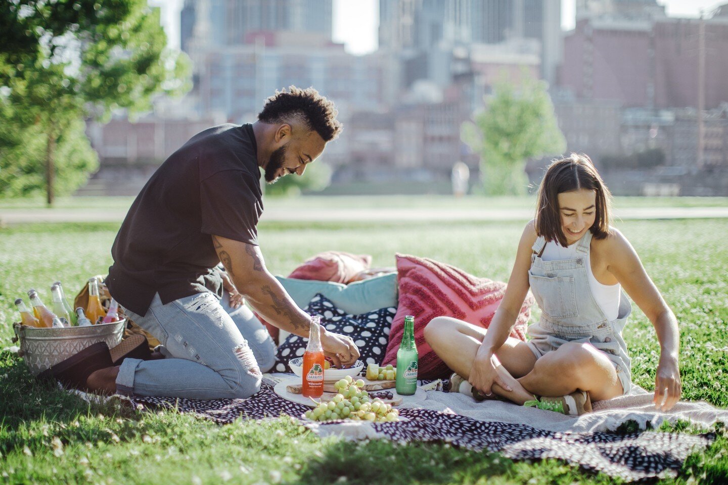 Spring is in the air and love is in bloom! 💐🌸🌻 If you're looking for some fun and romantic date ideas to enjoy with your special someone, then look no further! Here are a few of our favorite spring date ideas:
1️⃣ Take a picnic in the park and enj