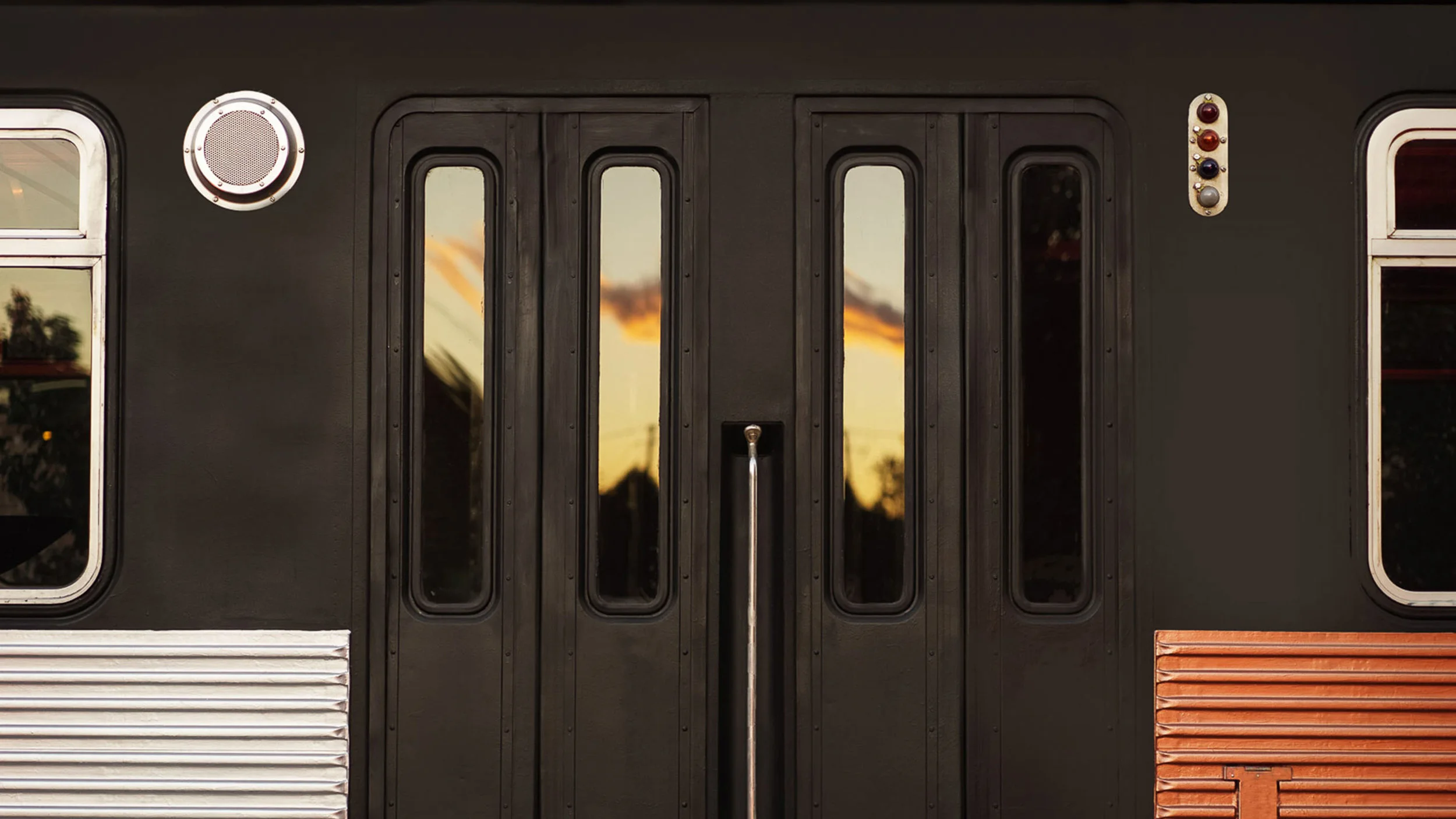 GERTRUDE-INC-Studebaker-Chicago-CTA-Train-Club-Car-02.jpg