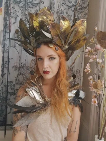 Naomi in her Twiggy Crown: reference bundle