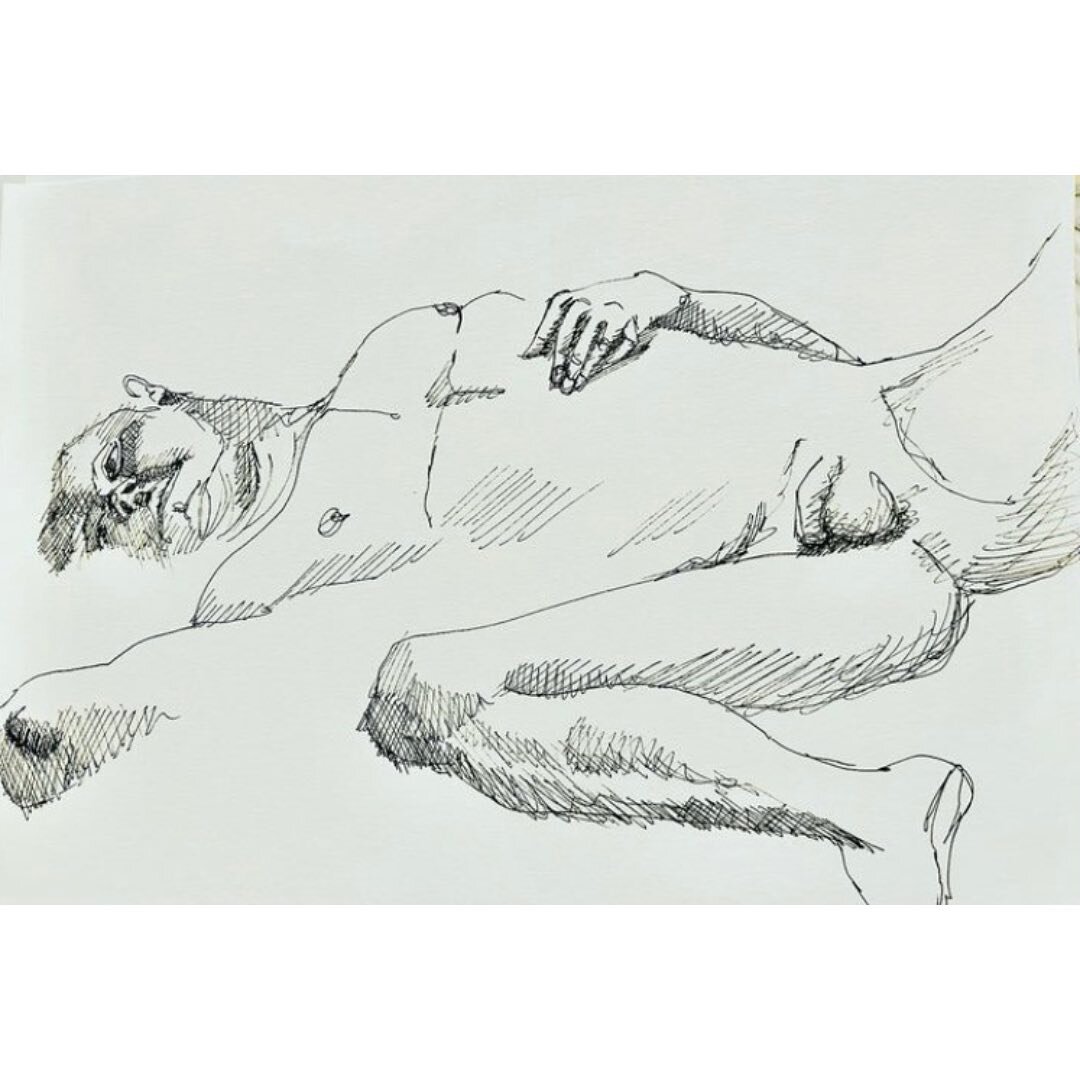 Sketches of @mal_lifemodel in one of his classic chest thrusting reclines. 

By Elisa @elisaturcheseart, @alexanderpaluchart, @amyattemptsart, @krissies.art, @davidthompsonphotoedin, @alecgeeson and Mariana @relatosdeunanecialifedrawing 

#reconfigur