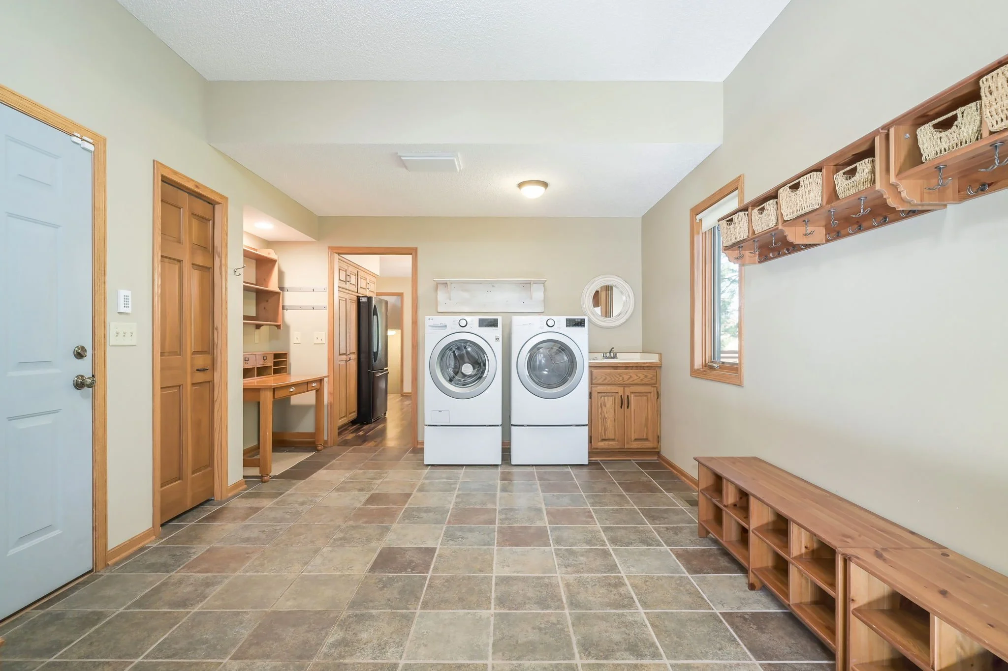 28-web-or-mls-champlin Interior-41.jpeg