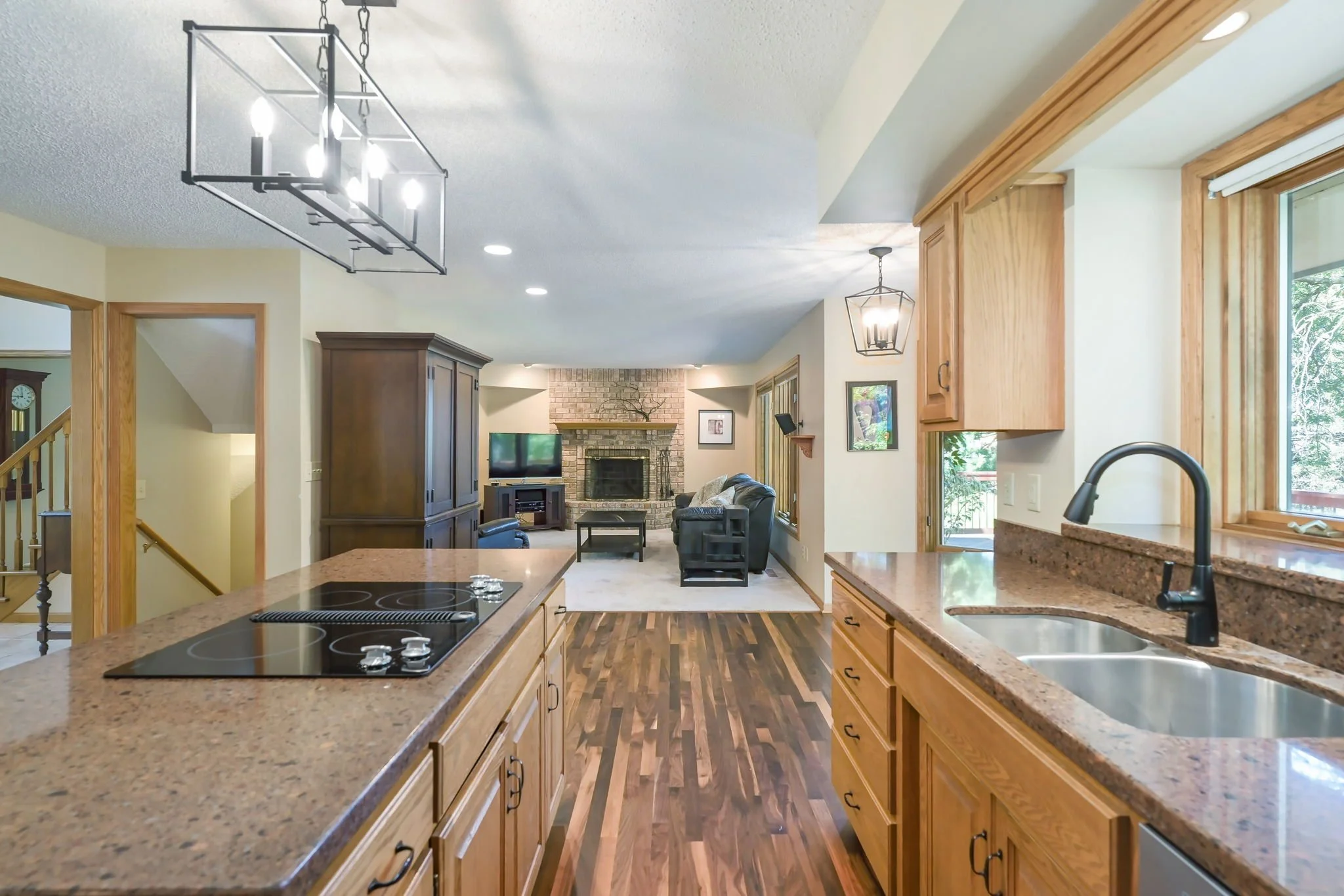 23-web-or-mls-champlin Interior-46.jpeg