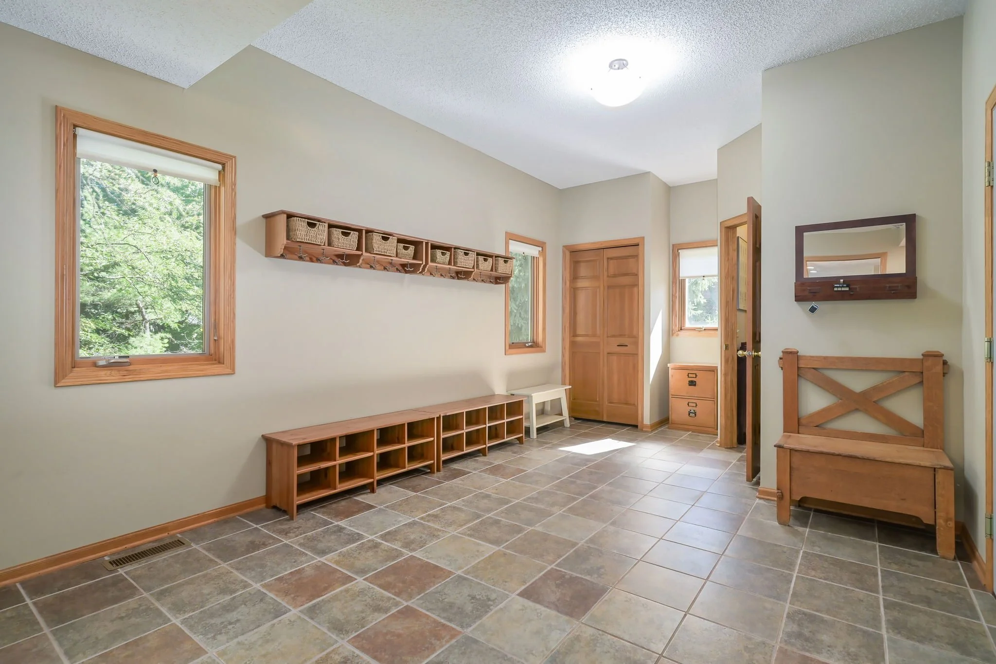 24-web-or-mls-champlin Interior-45.jpeg
