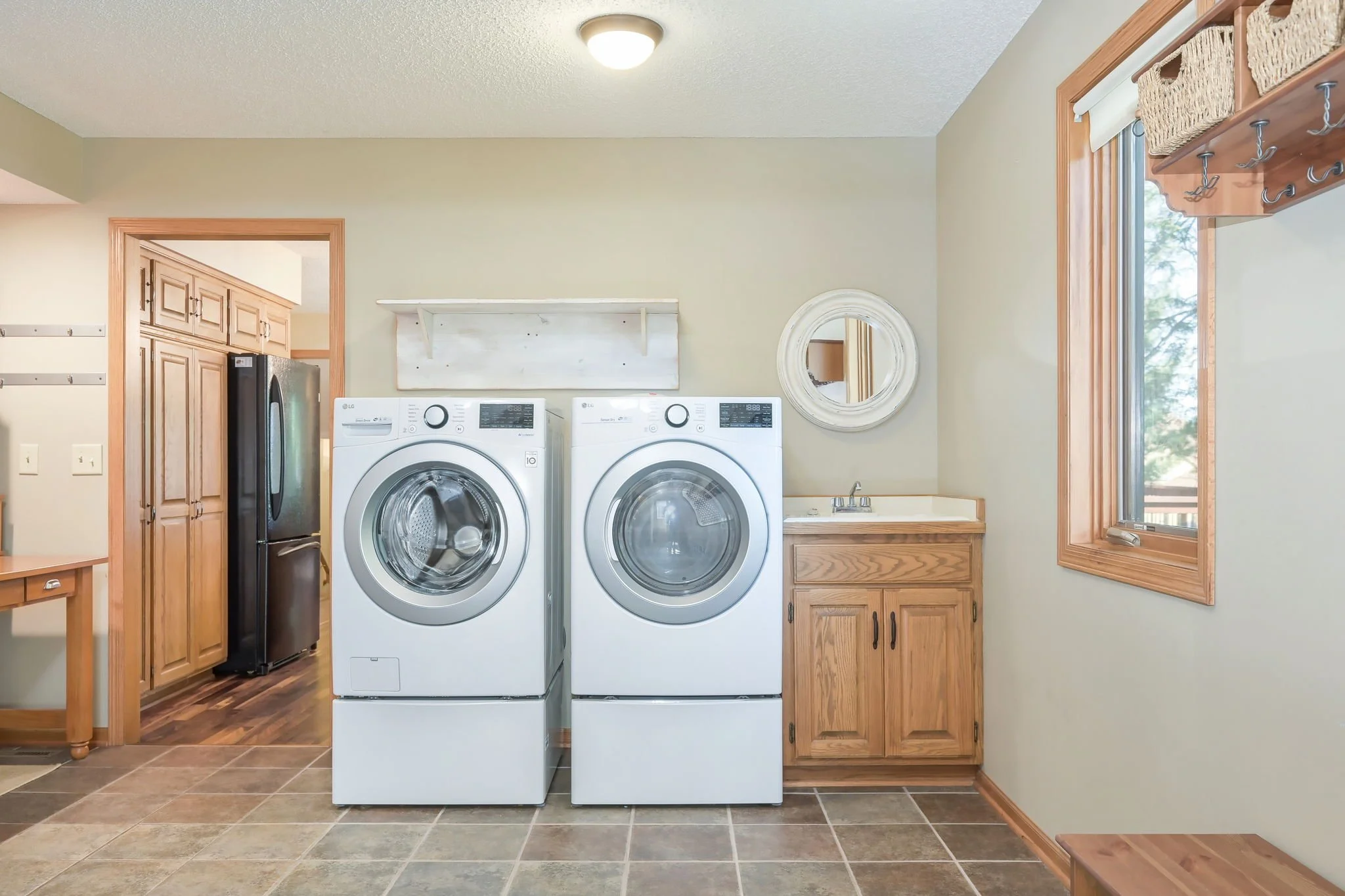 29-web-or-mls-champlin Interior-40.jpeg