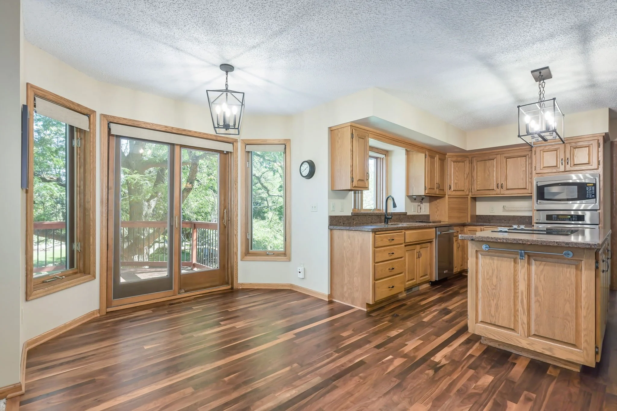 33-web-or-mls-champlin Interior-37.jpeg