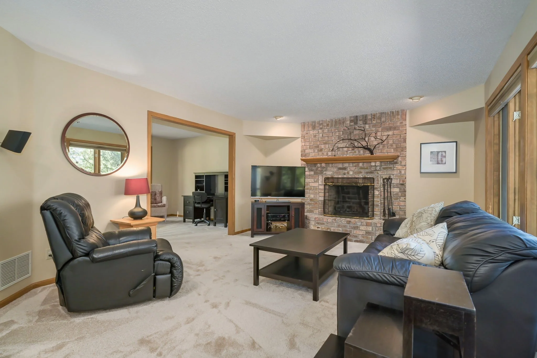 34-web-or-mls-champlin Interior-36.jpeg