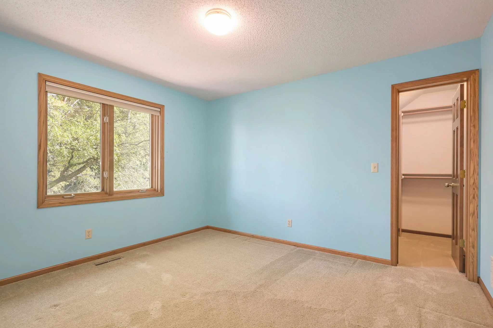 46-web-or-mls-champlin Interior-24.jpeg