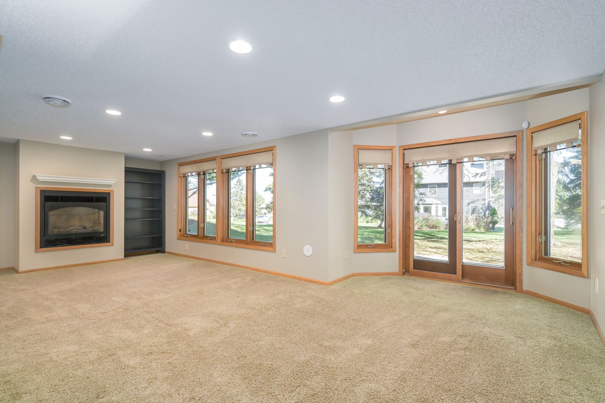 63-web-or-mls-champlin Interior-07.jpeg