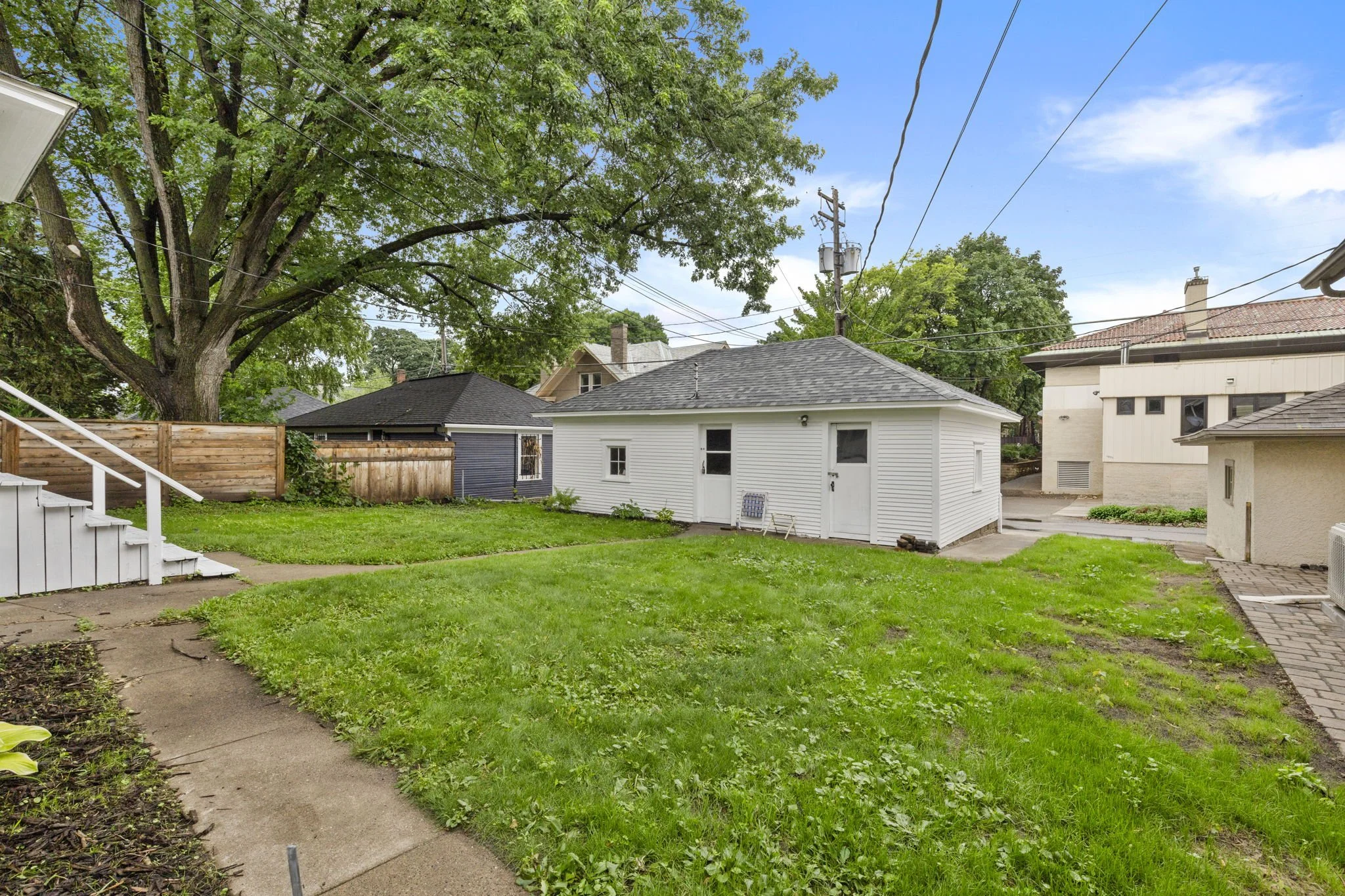47-web-or-mls-1032 Portland Ave-9.jpg