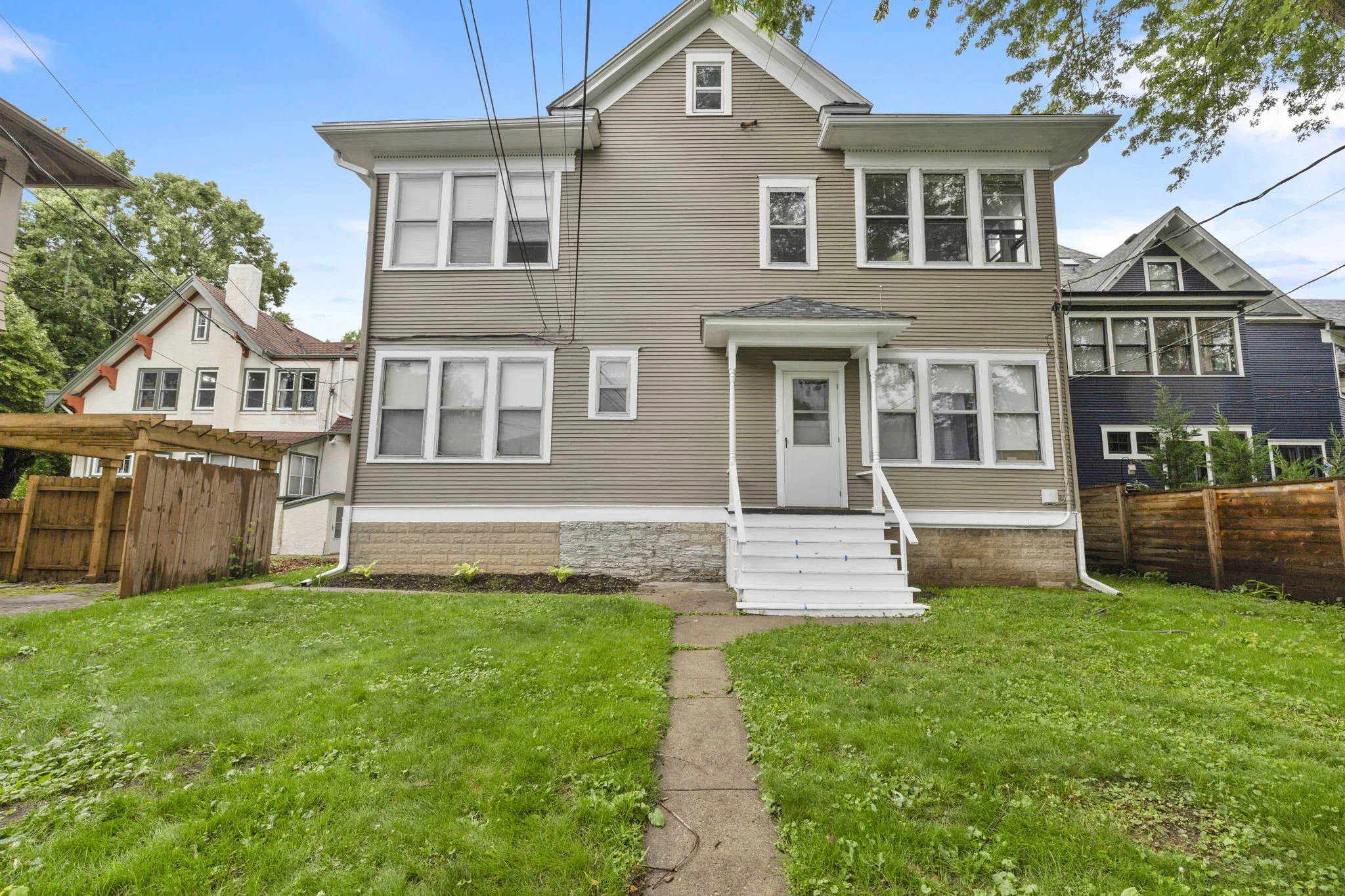 48-web-or-mls-1032 Portland Ave-12.jpg