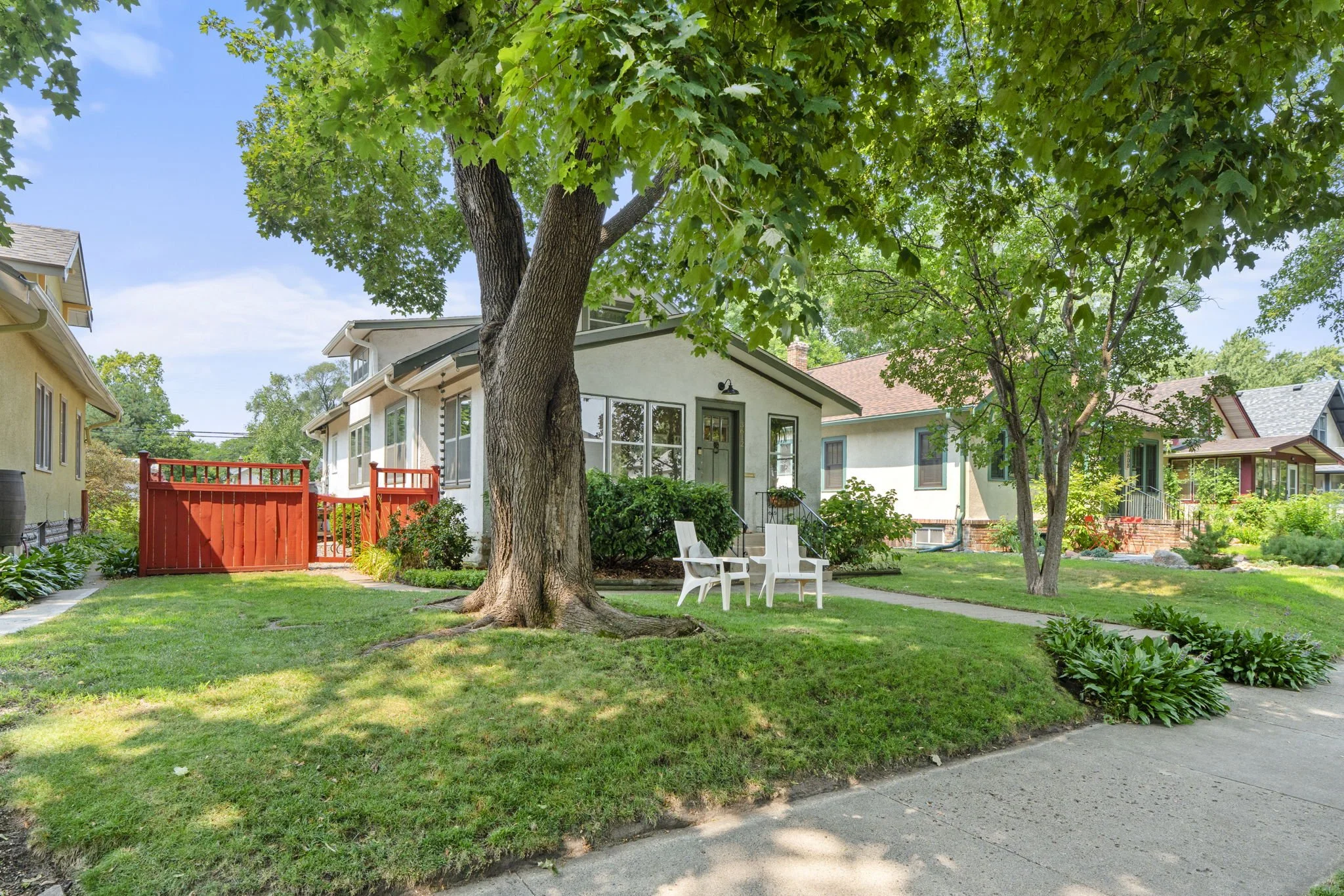 2-web-or-mls-3612 S 39th Ave-18.JPG