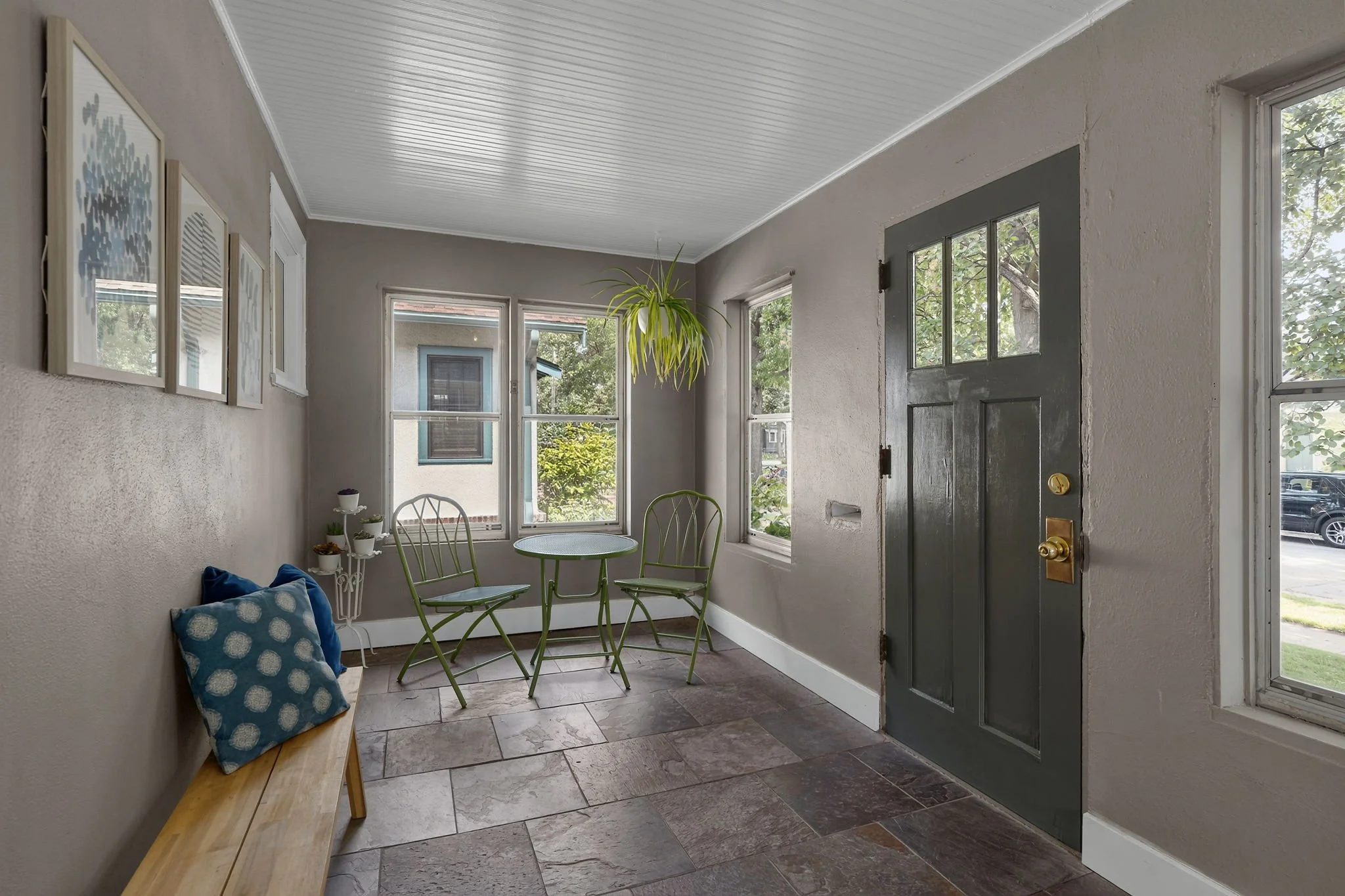 14-web-or-mls-3612 S 39th Ave-141_1.jpg