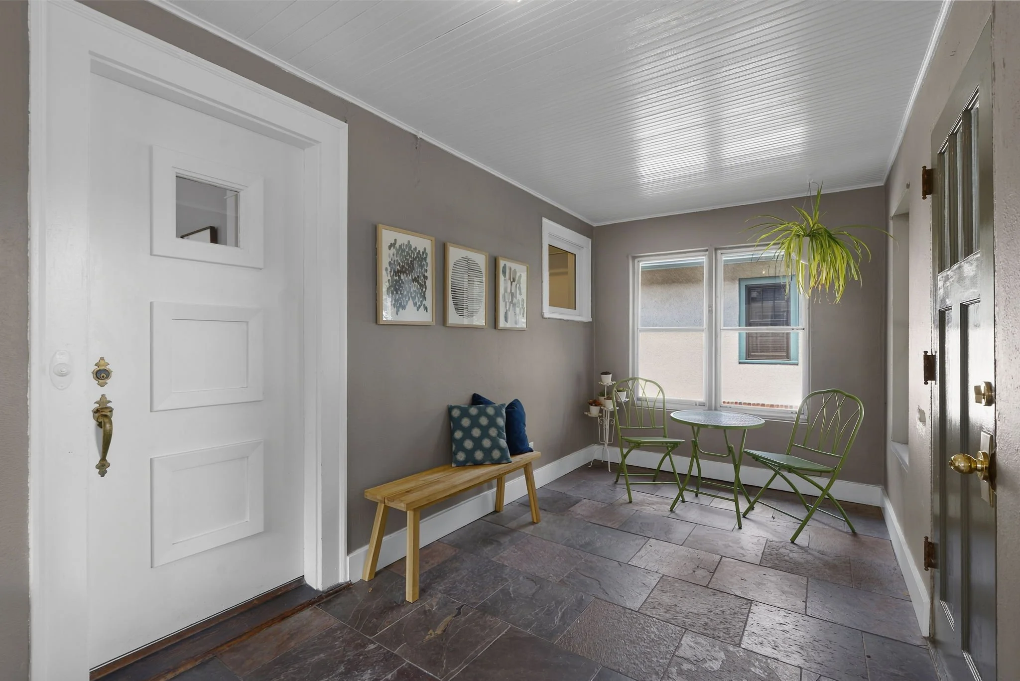 15-web-or-mls-3612 S 39th Ave-149.jpg