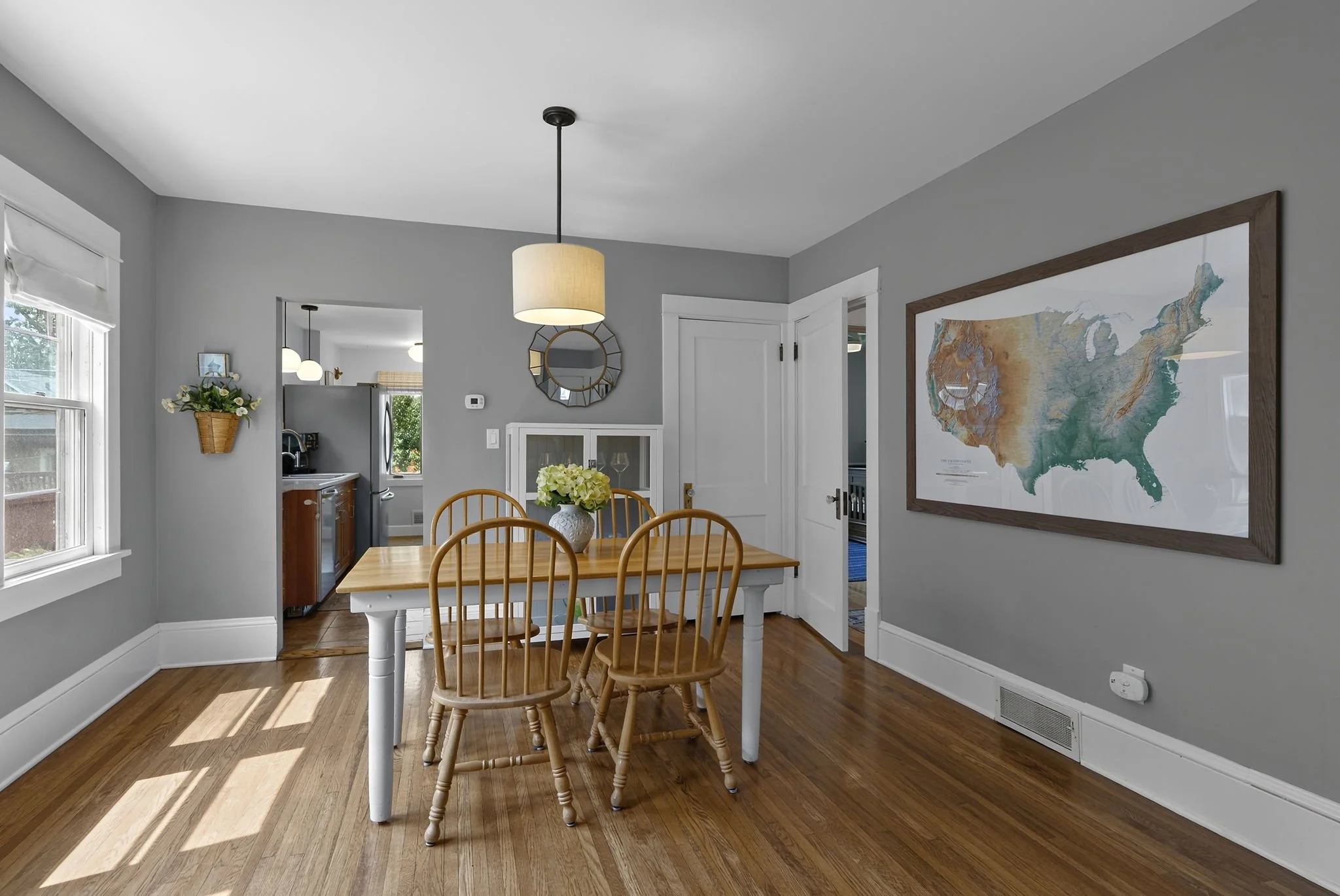 24-web-or-mls-3612 S 39th Ave-191_1.jpg