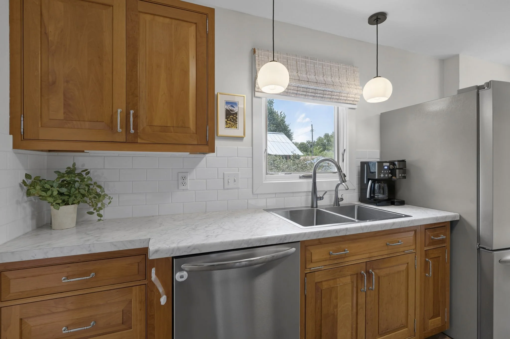 27-web-or-mls-3612 S 39th Ave-261_1.jpg