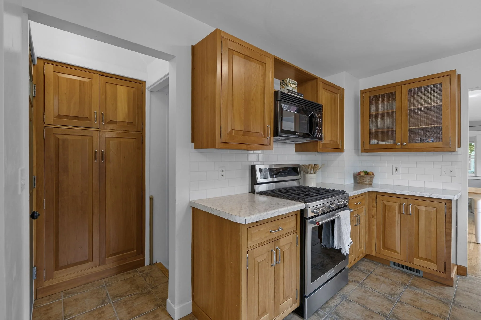 30-web-or-mls-3612 S 39th Ave-276_1.jpg