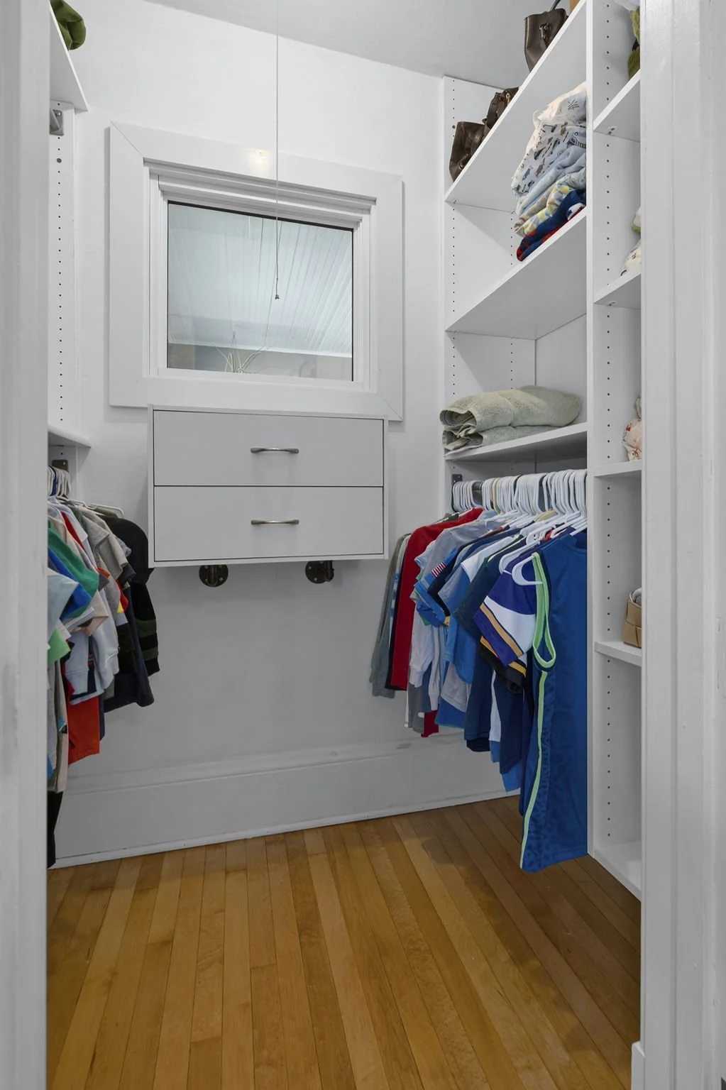39-web-or-mls-3612 S 39th Ave-226_1.jpg