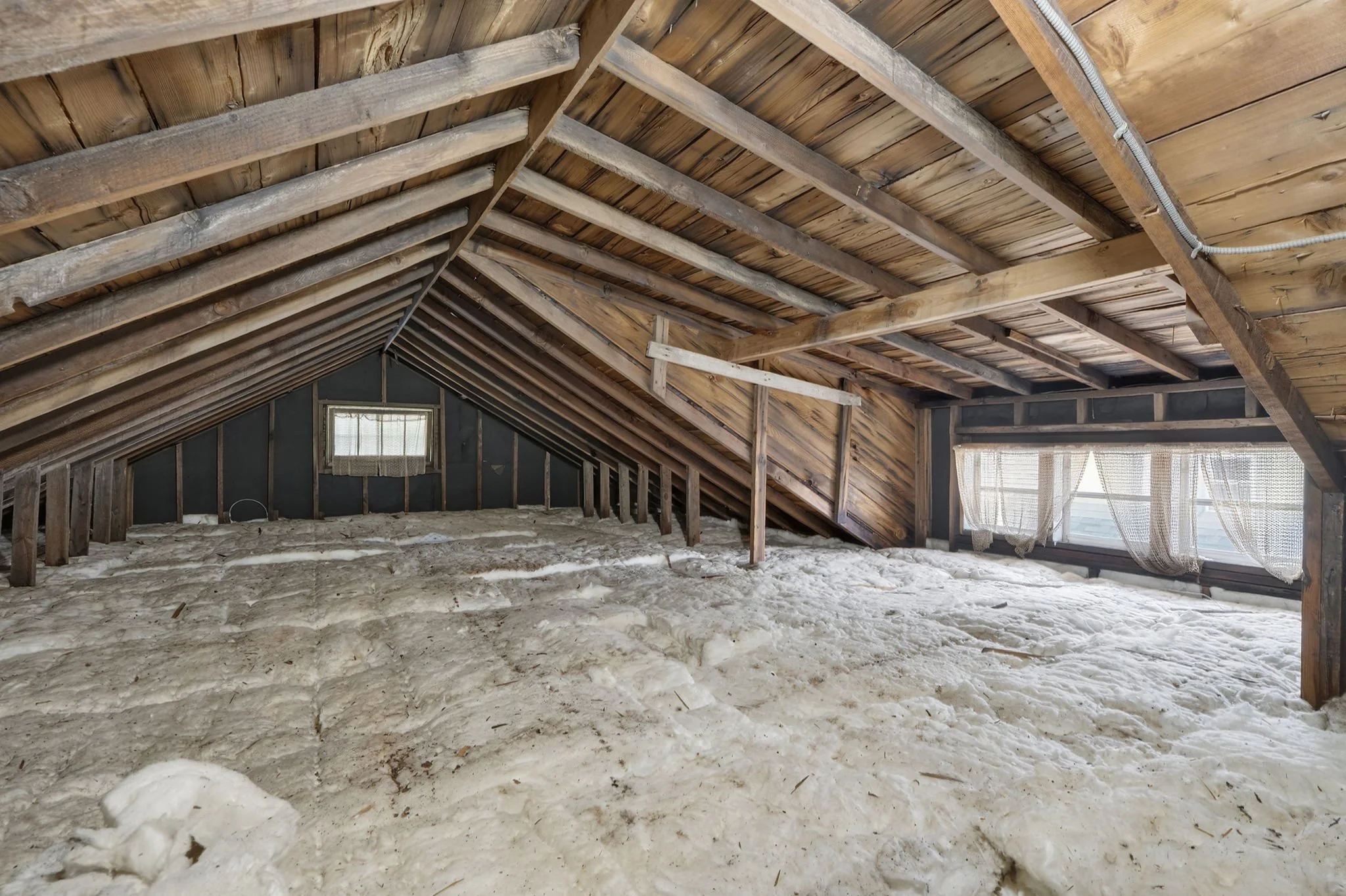 43-web-or-mls-3612 S 39th Ave-246_1.jpg