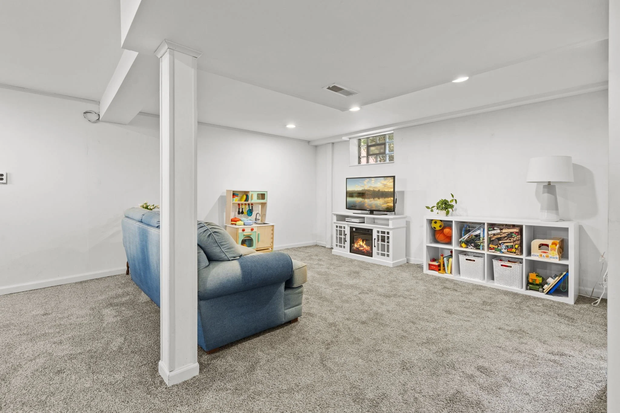 45-web-or-mls-3612 S 39th Ave-313.JPG