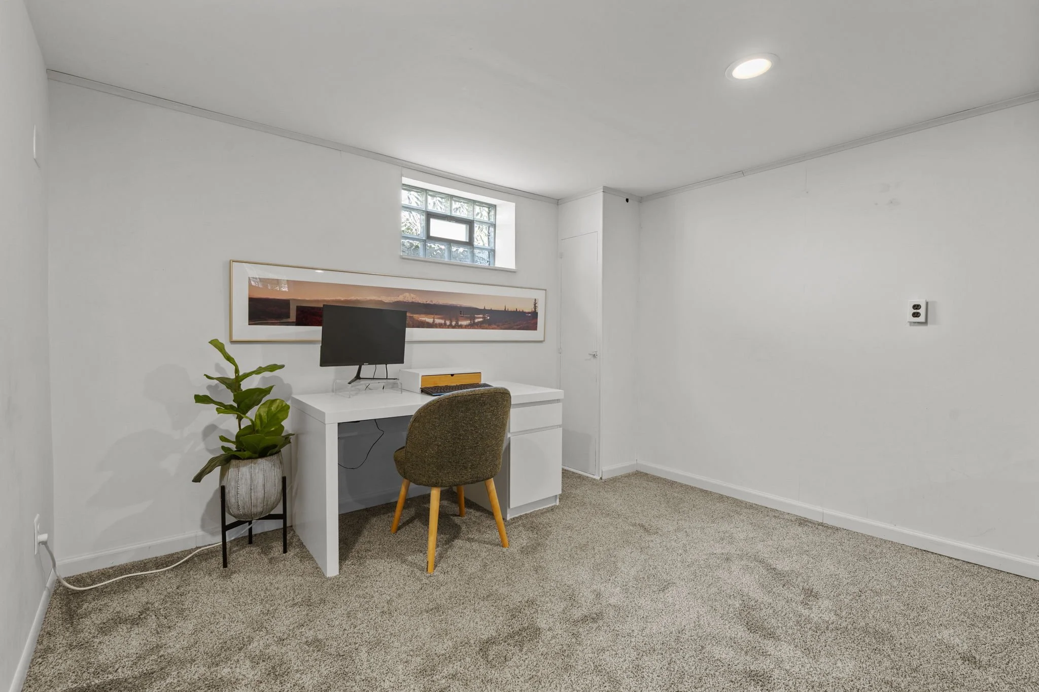 46-web-or-mls-3612 S 39th Ave-318.JPG