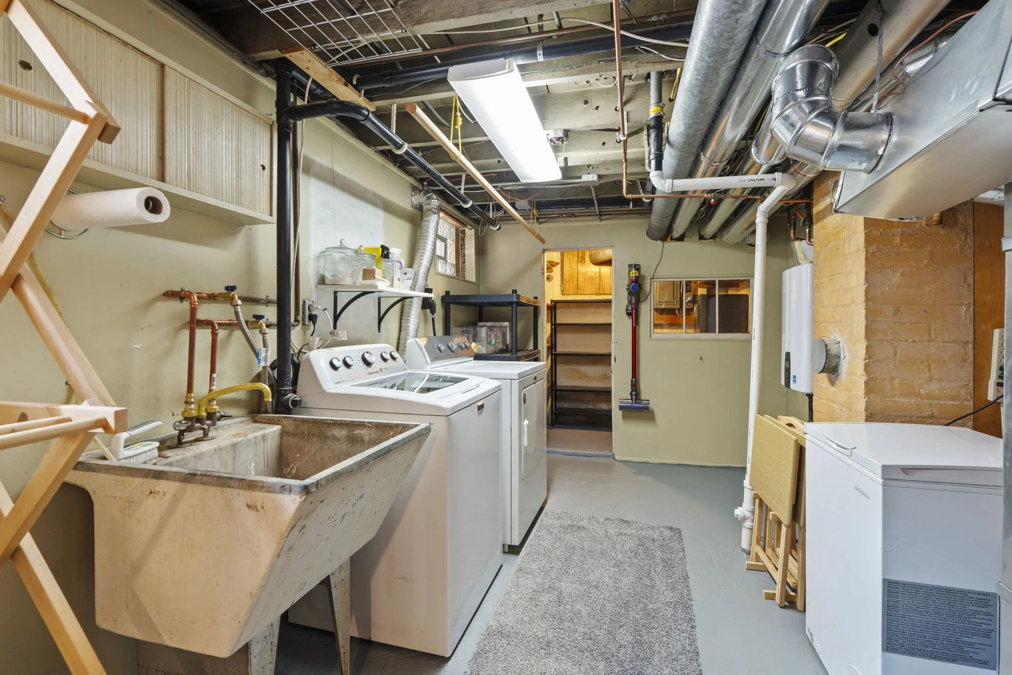 56-web-or-mls-3612 S 39th Ave-353.JPG